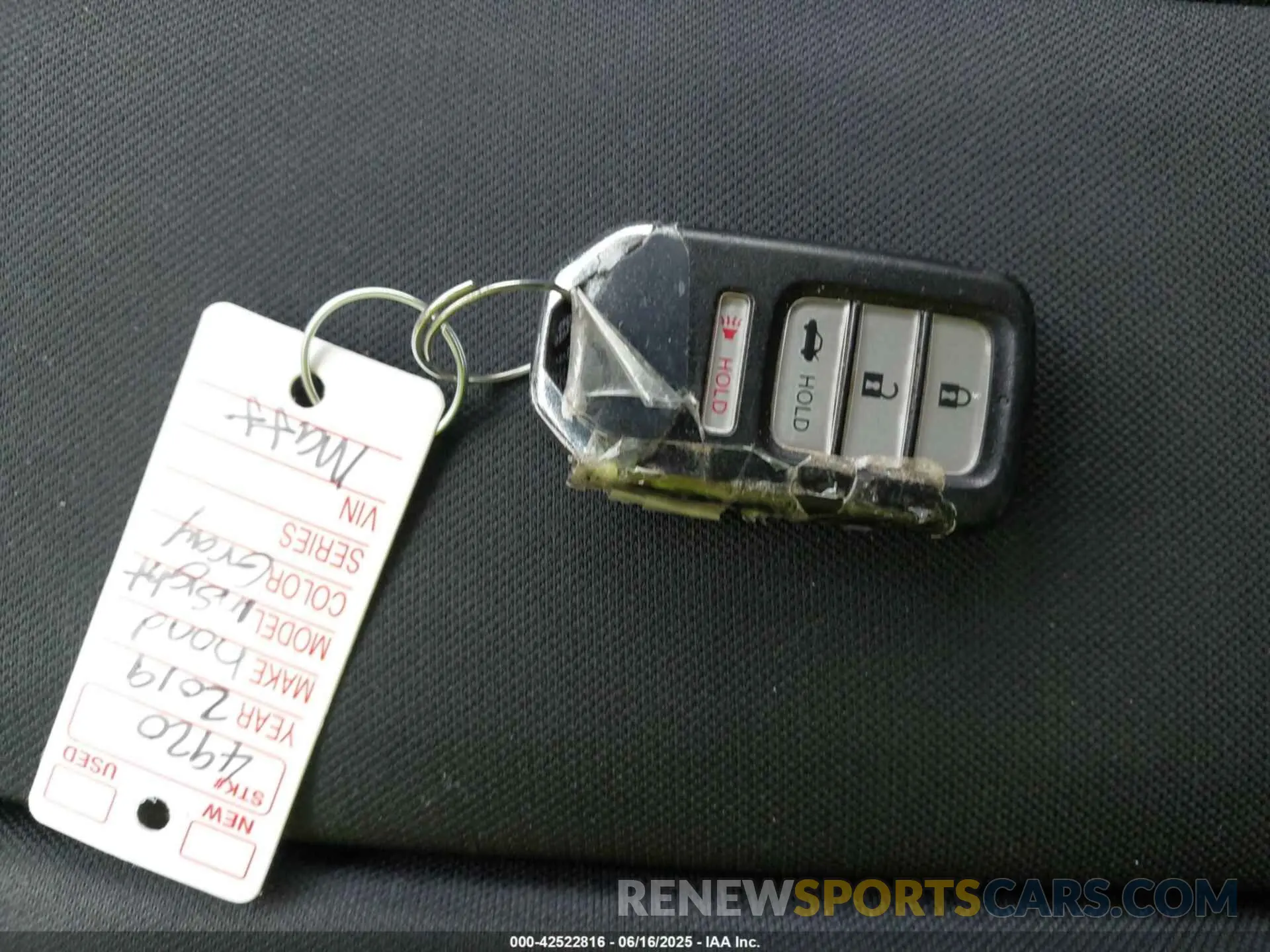 11 Photograph of a damaged car 19XZE4F18KE011810 HONDA INSIGHT 2019