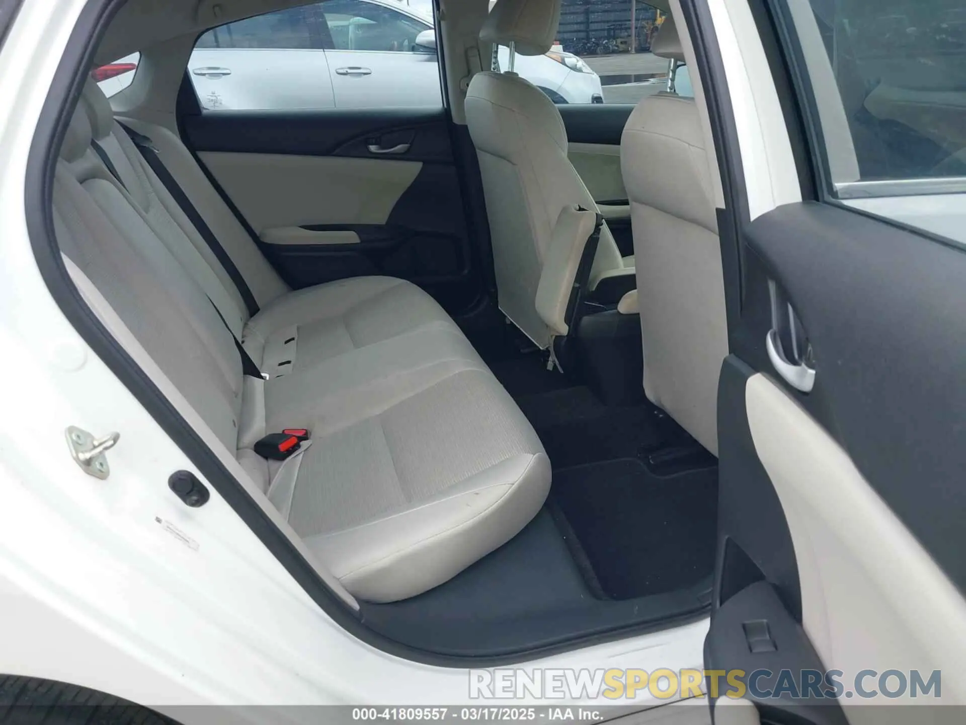 8 Photograph of a damaged car 19XZE4F50KE005082 HONDA INSIGHT 2019