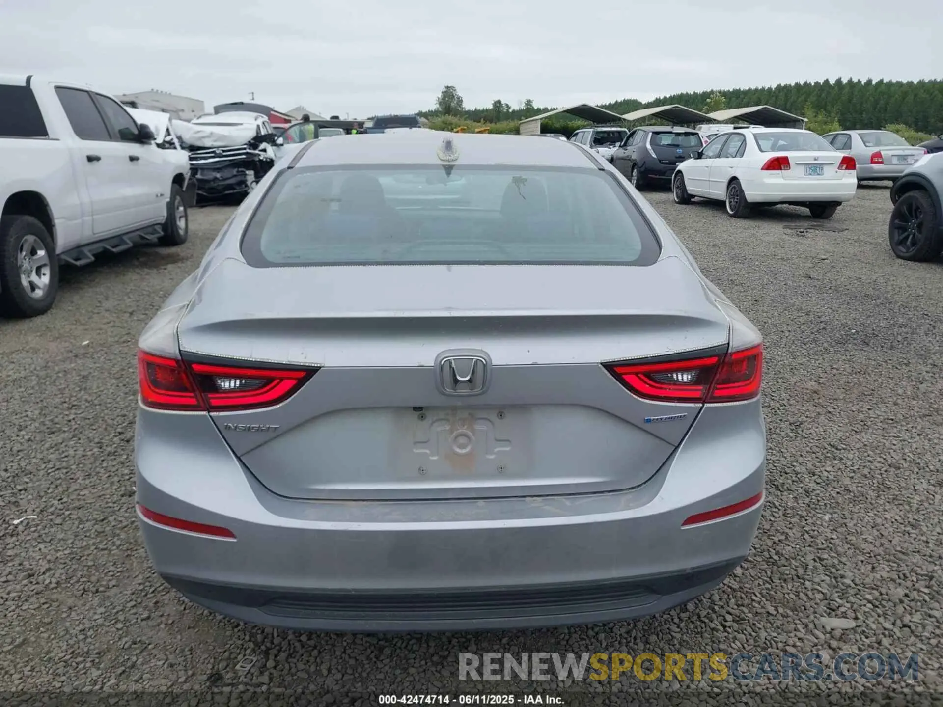 16 Photograph of a damaged car 19XZE4F51KE003969 HONDA INSIGHT 2019