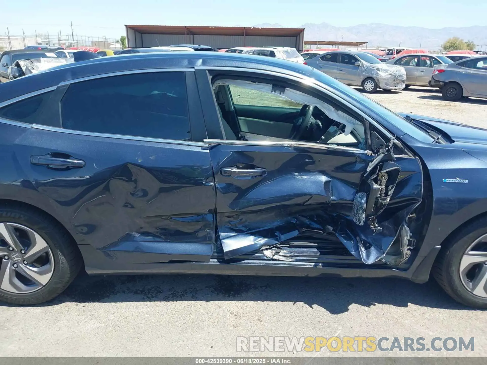 6 Photograph of a damaged car 19XZE4F51KE018827 HONDA INSIGHT 2019
