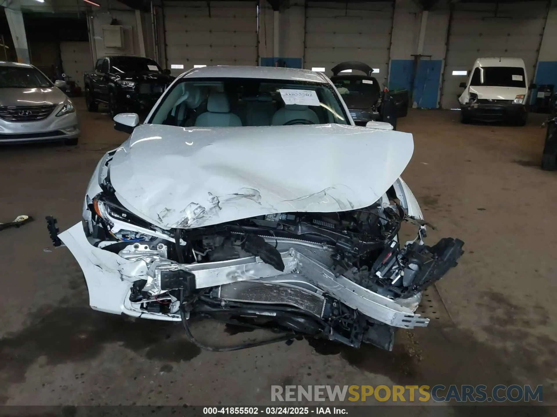 11 Photograph of a damaged car 19XZE4F52KE004774 HONDA INSIGHT 2019