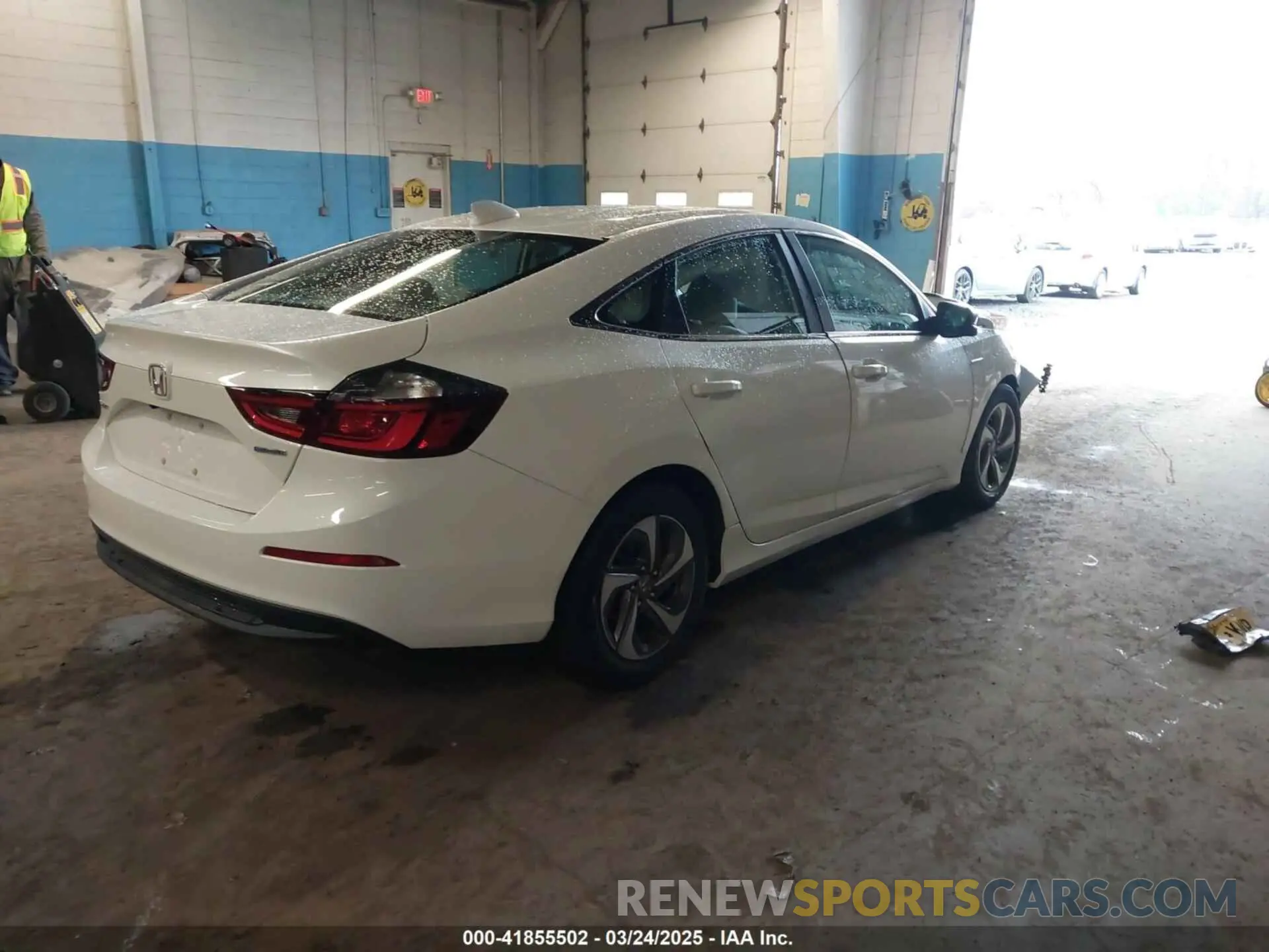 4 Photograph of a damaged car 19XZE4F52KE004774 HONDA INSIGHT 2019