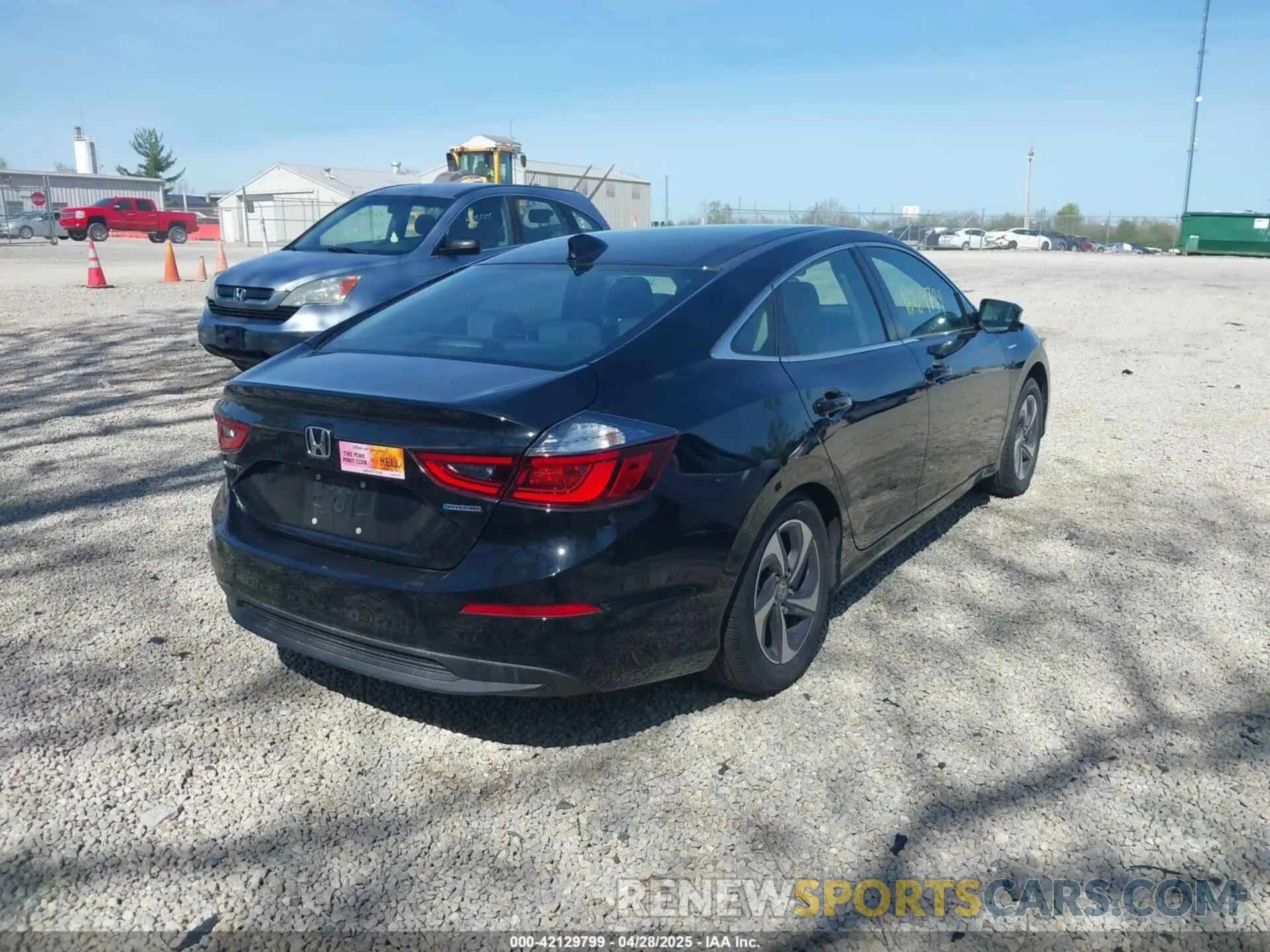 4 Photograph of a damaged car 19XZE4F52KE010915 HONDA INSIGHT 2019