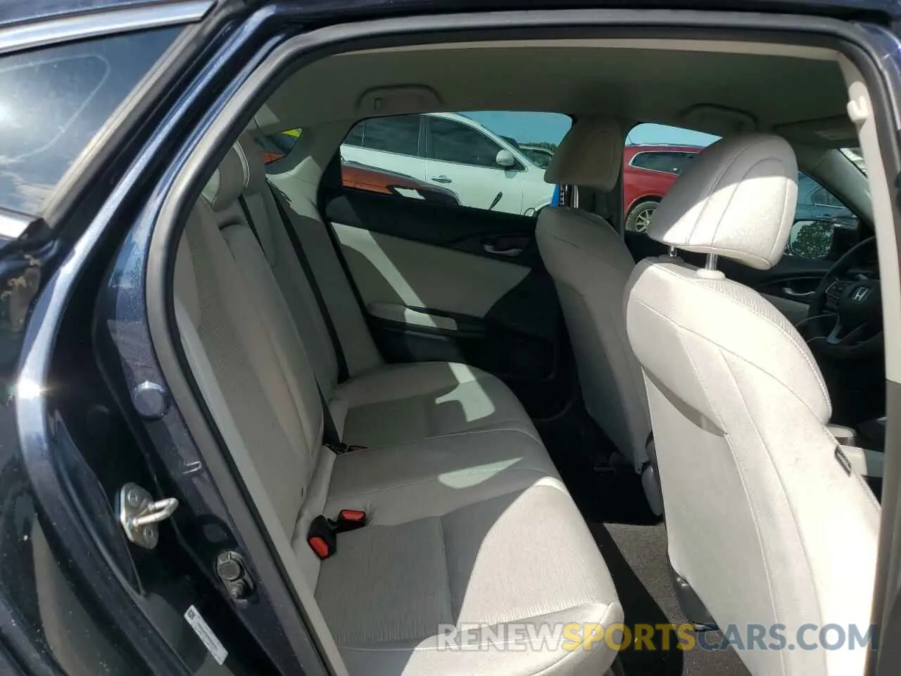 10 Photograph of a damaged car 19XZE4F52KE024751 HONDA INSIGHT 2019