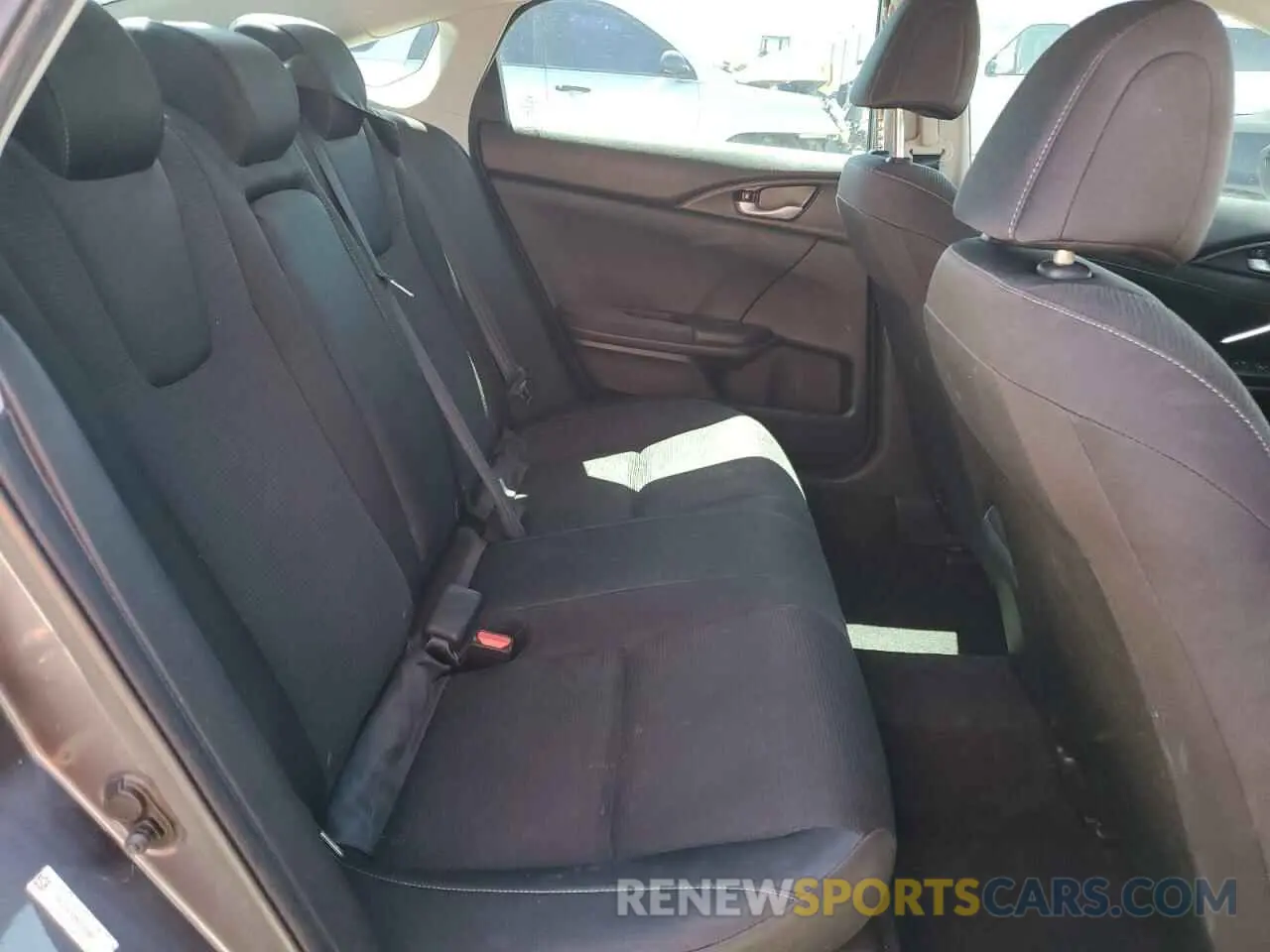10 Фотография поврежденного автомобиля 19XZE4F52KE033983 HONDA INSIGHT 2019