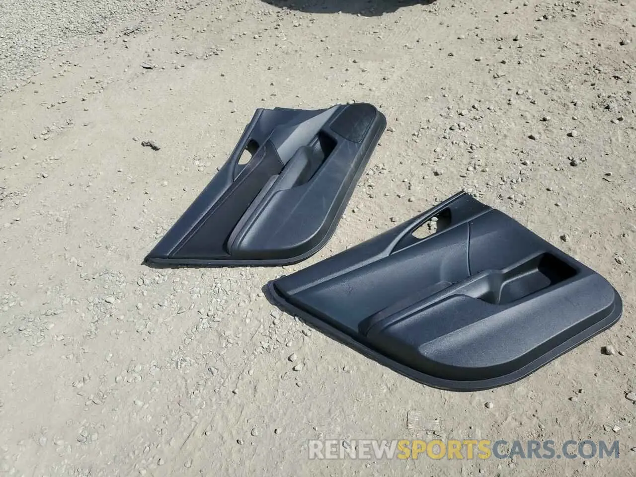 12 Photograph of a damaged car 19XZE4F53KE017338 HONDA INSIGHT 2019