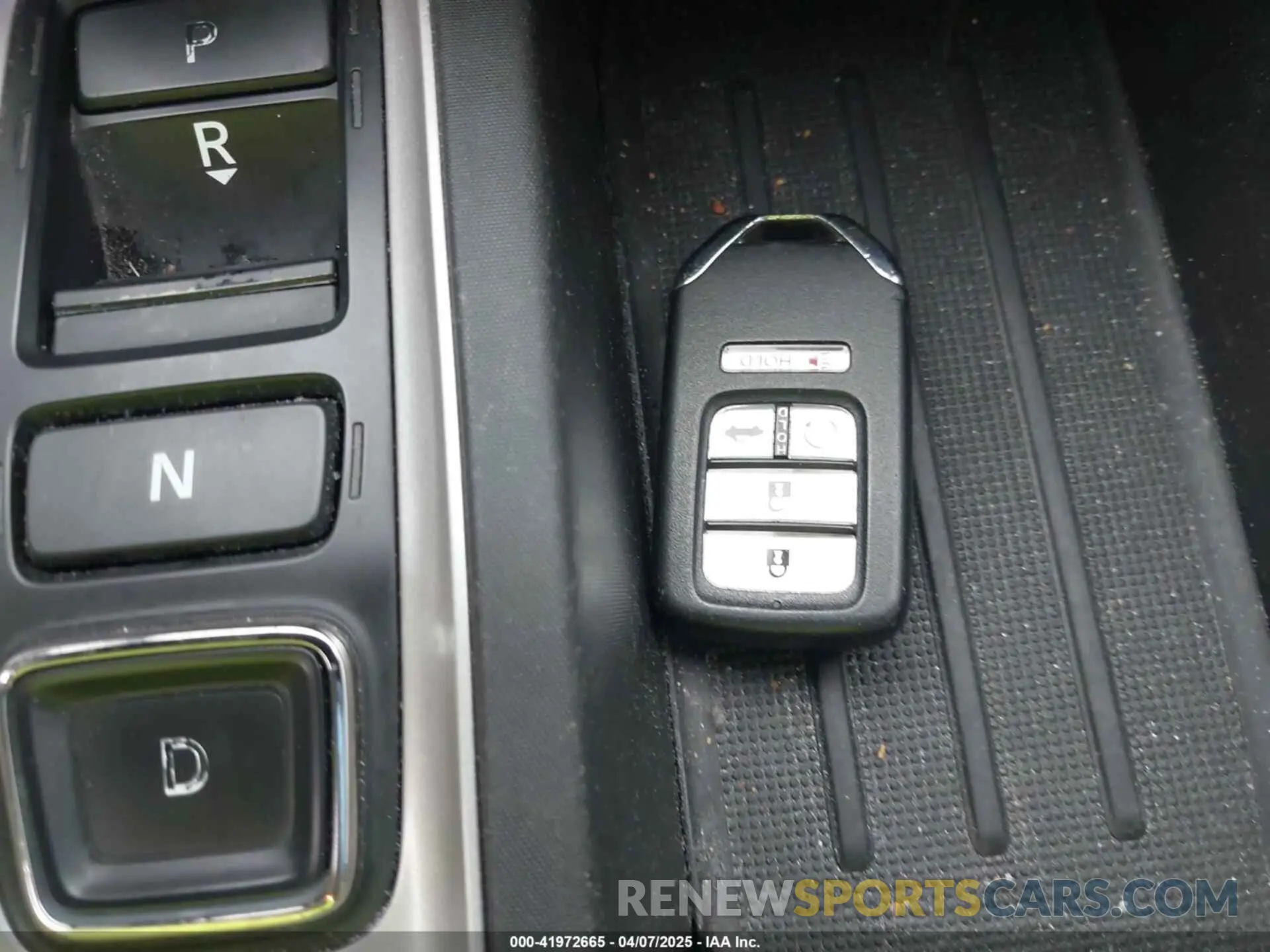 11 Photograph of a damaged car 19XZE4F54KE033029 HONDA INSIGHT 2019