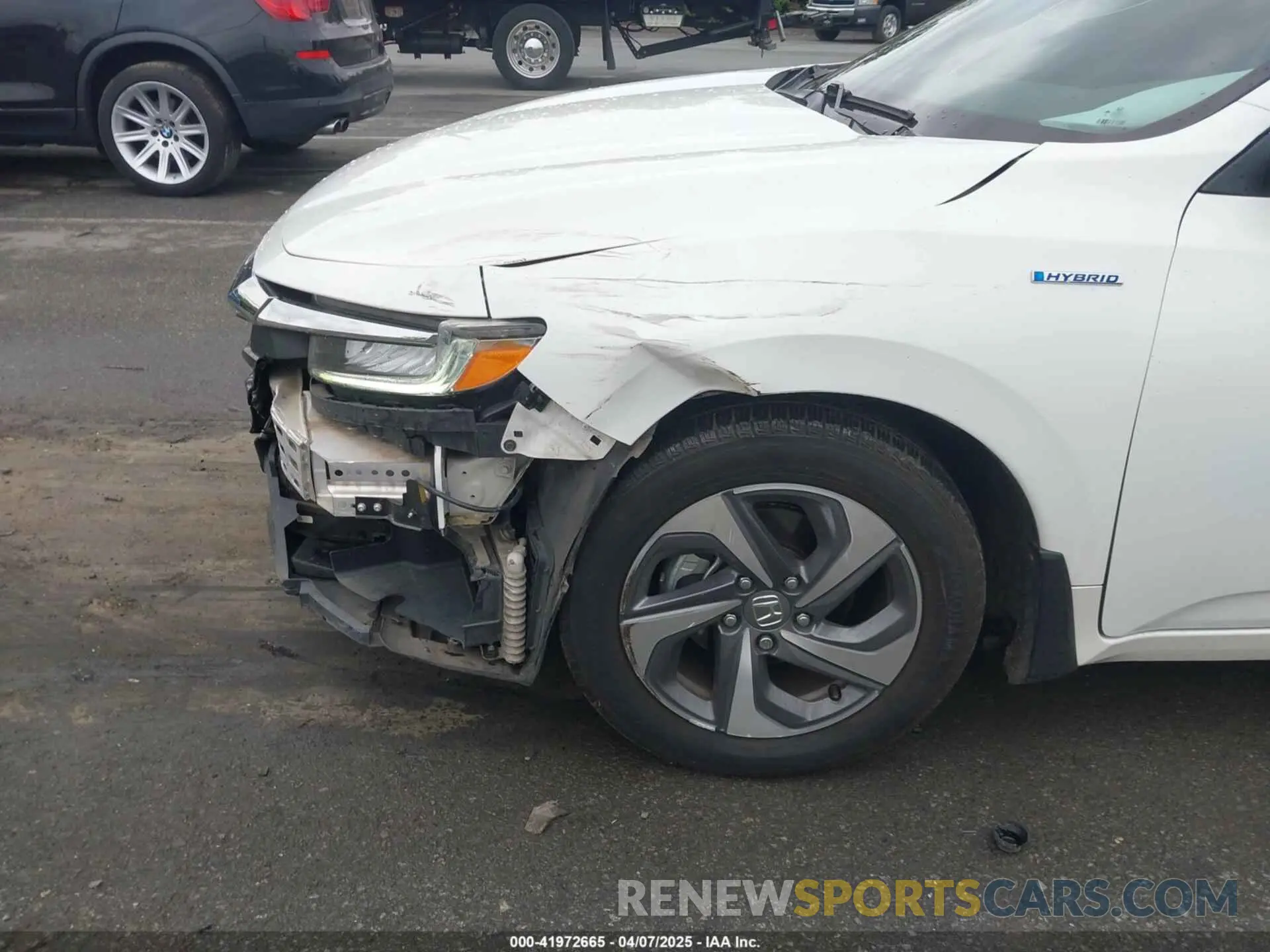 6 Photograph of a damaged car 19XZE4F54KE033029 HONDA INSIGHT 2019