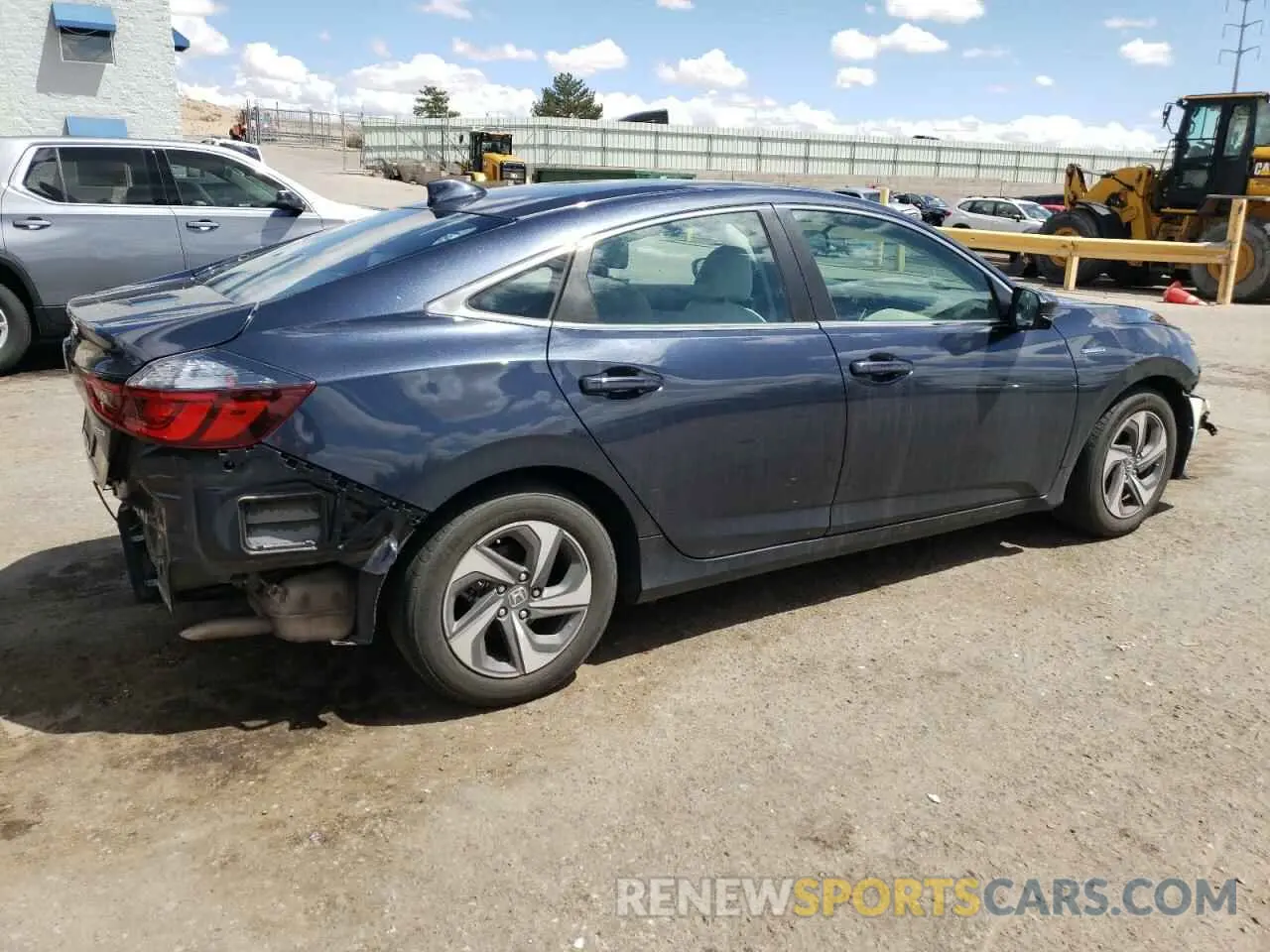 4 Photograph of a damaged car 19XZE4F55KE031886 HONDA INSIGHT 2019