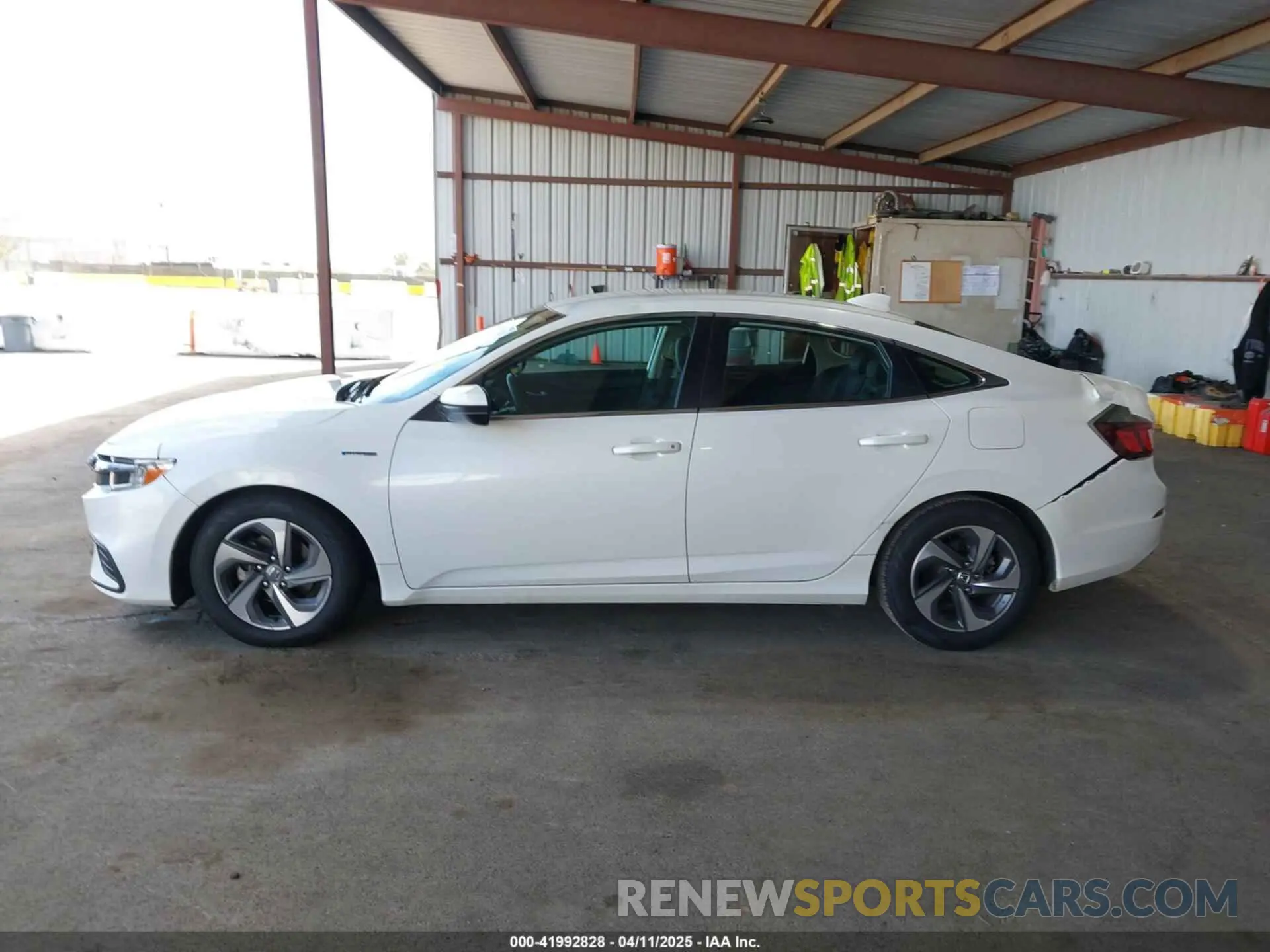 14 Photograph of a damaged car 19XZE4F56KE021402 HONDA INSIGHT 2019
