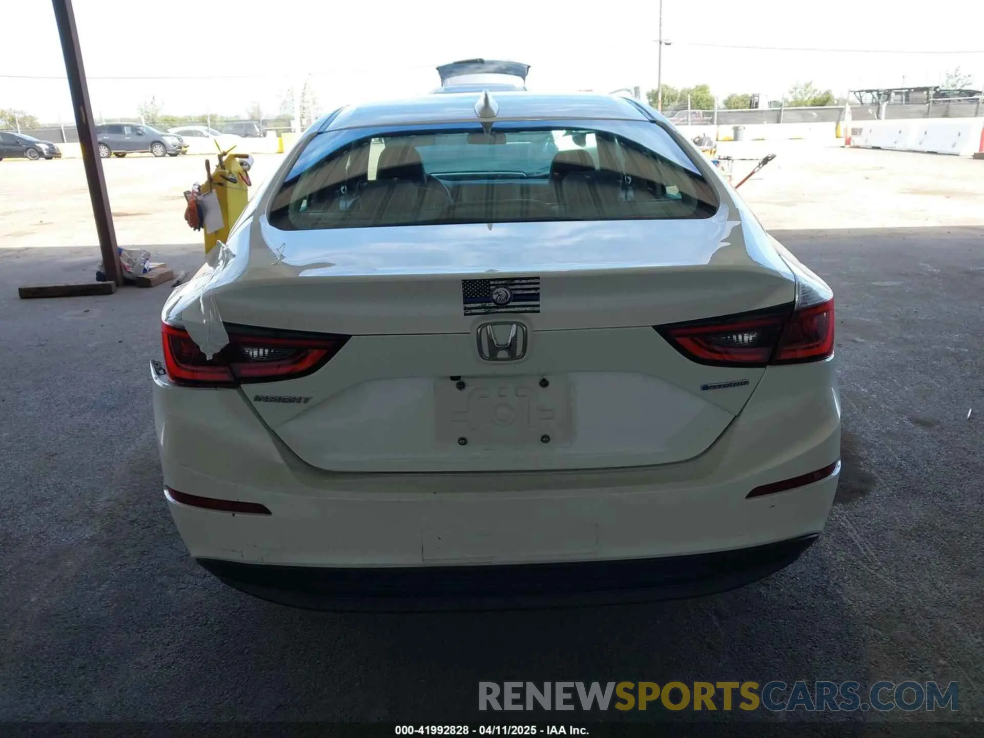 16 Photograph of a damaged car 19XZE4F56KE021402 HONDA INSIGHT 2019