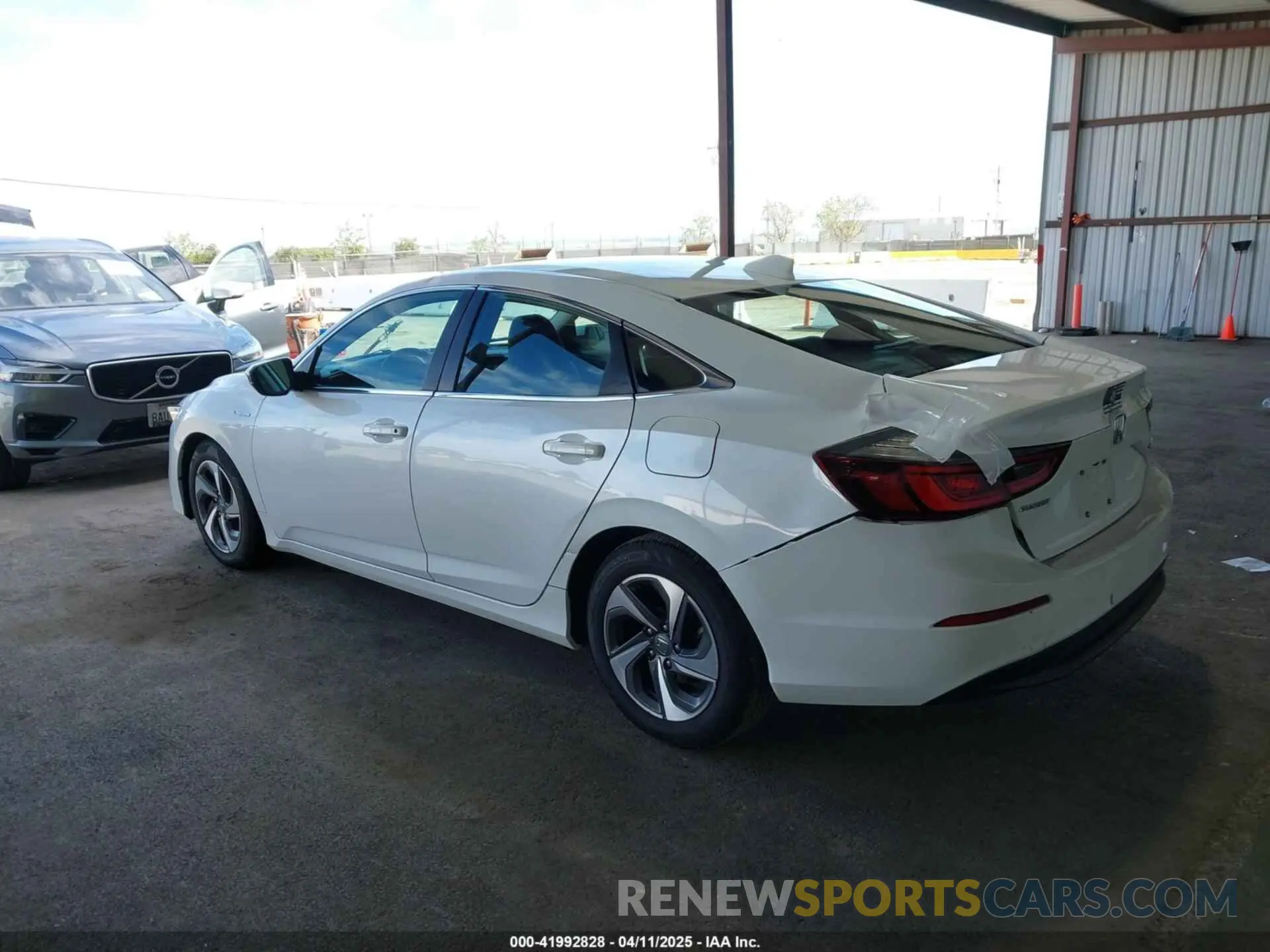 3 Photograph of a damaged car 19XZE4F56KE021402 HONDA INSIGHT 2019