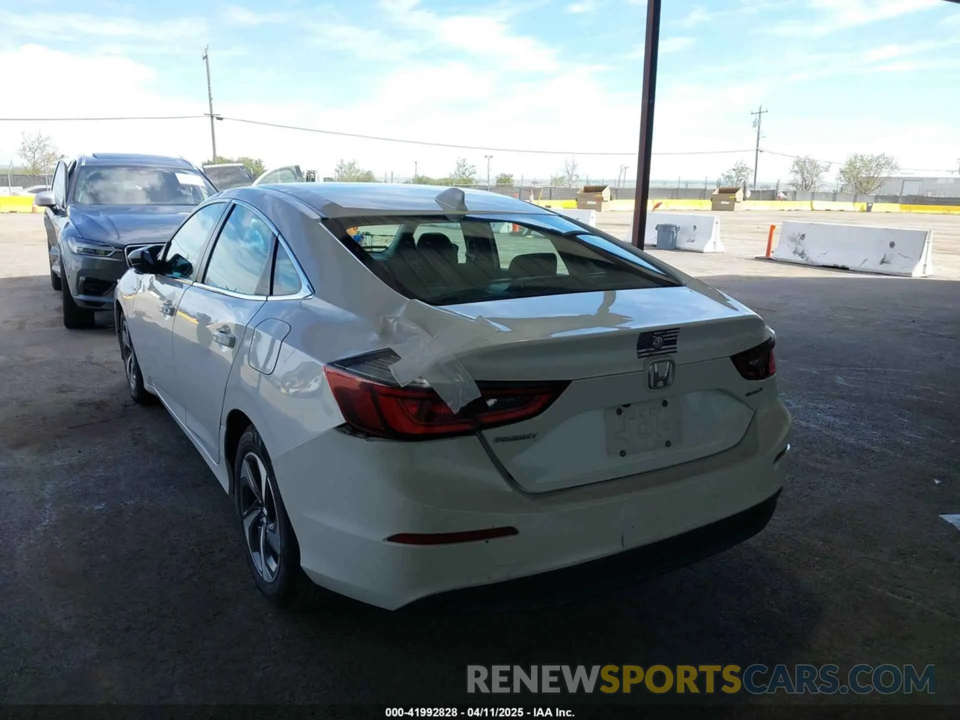 6 Photograph of a damaged car 19XZE4F56KE021402 HONDA INSIGHT 2019