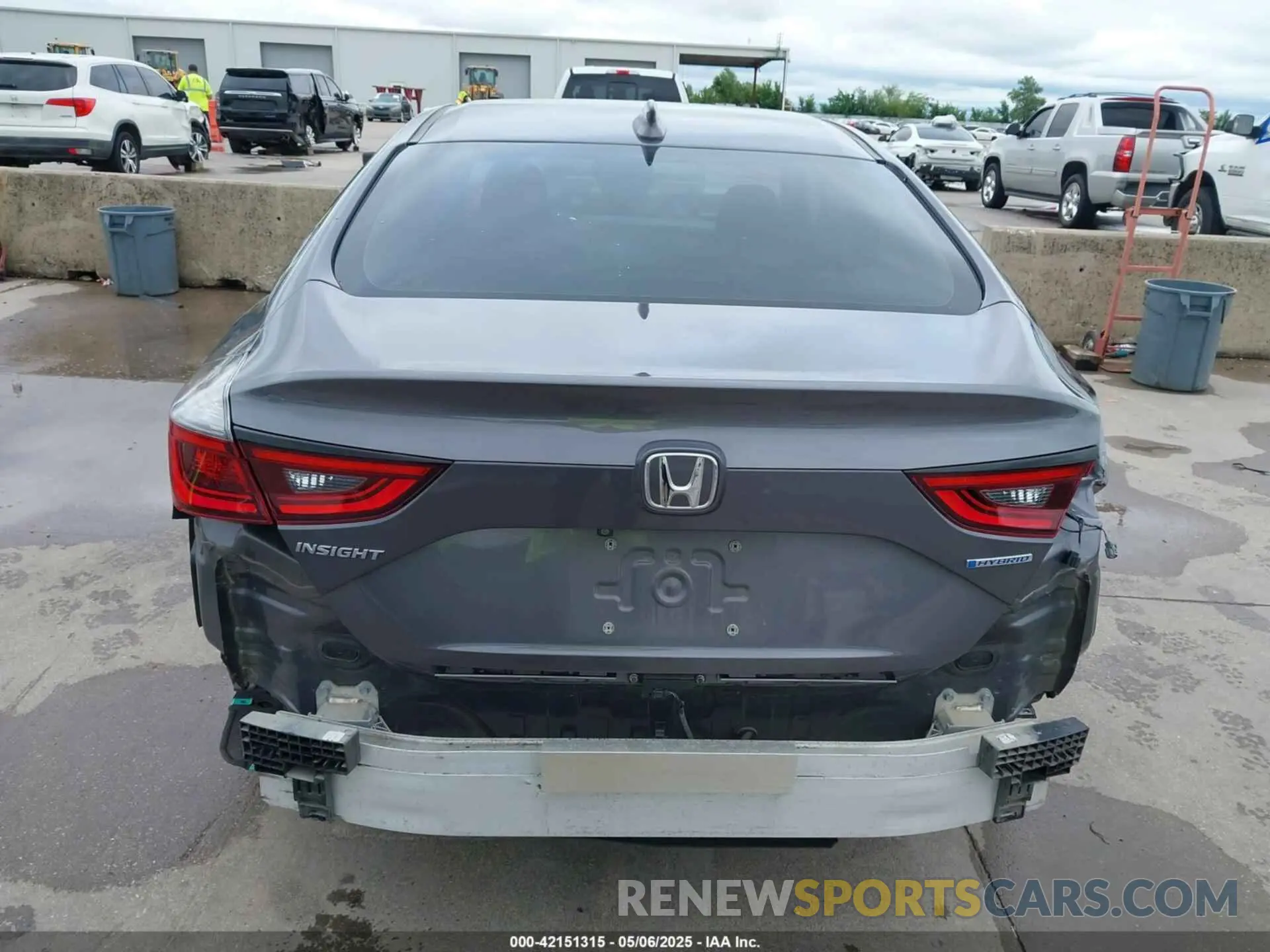 17 Фотография поврежденного автомобиля 19XZE4F56KE025837 HONDA INSIGHT 2019