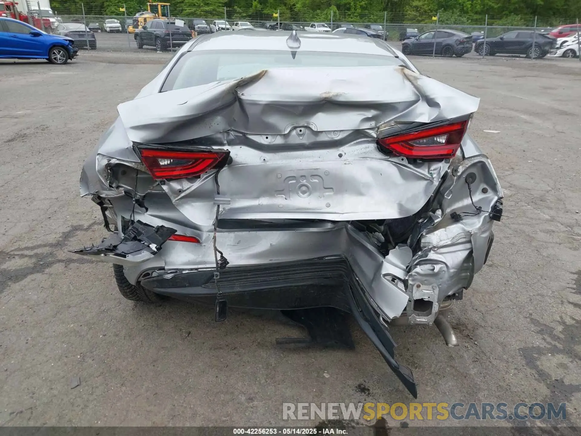 17 Фотография поврежденного автомобиля 19XZE4F57KE009386 HONDA INSIGHT 2019