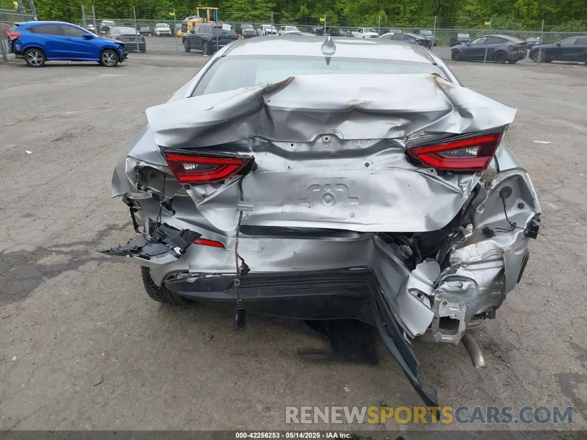 18 Фотография поврежденного автомобиля 19XZE4F57KE009386 HONDA INSIGHT 2019