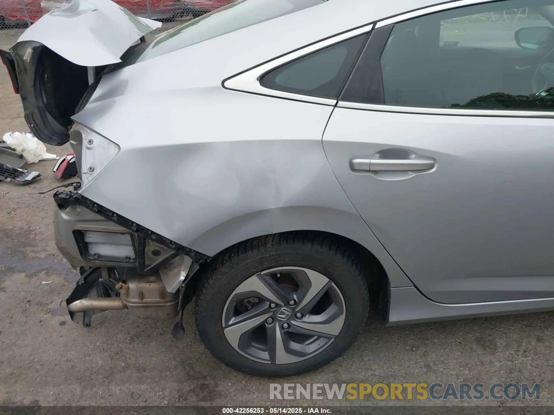 22 Фотография поврежденного автомобиля 19XZE4F57KE009386 HONDA INSIGHT 2019