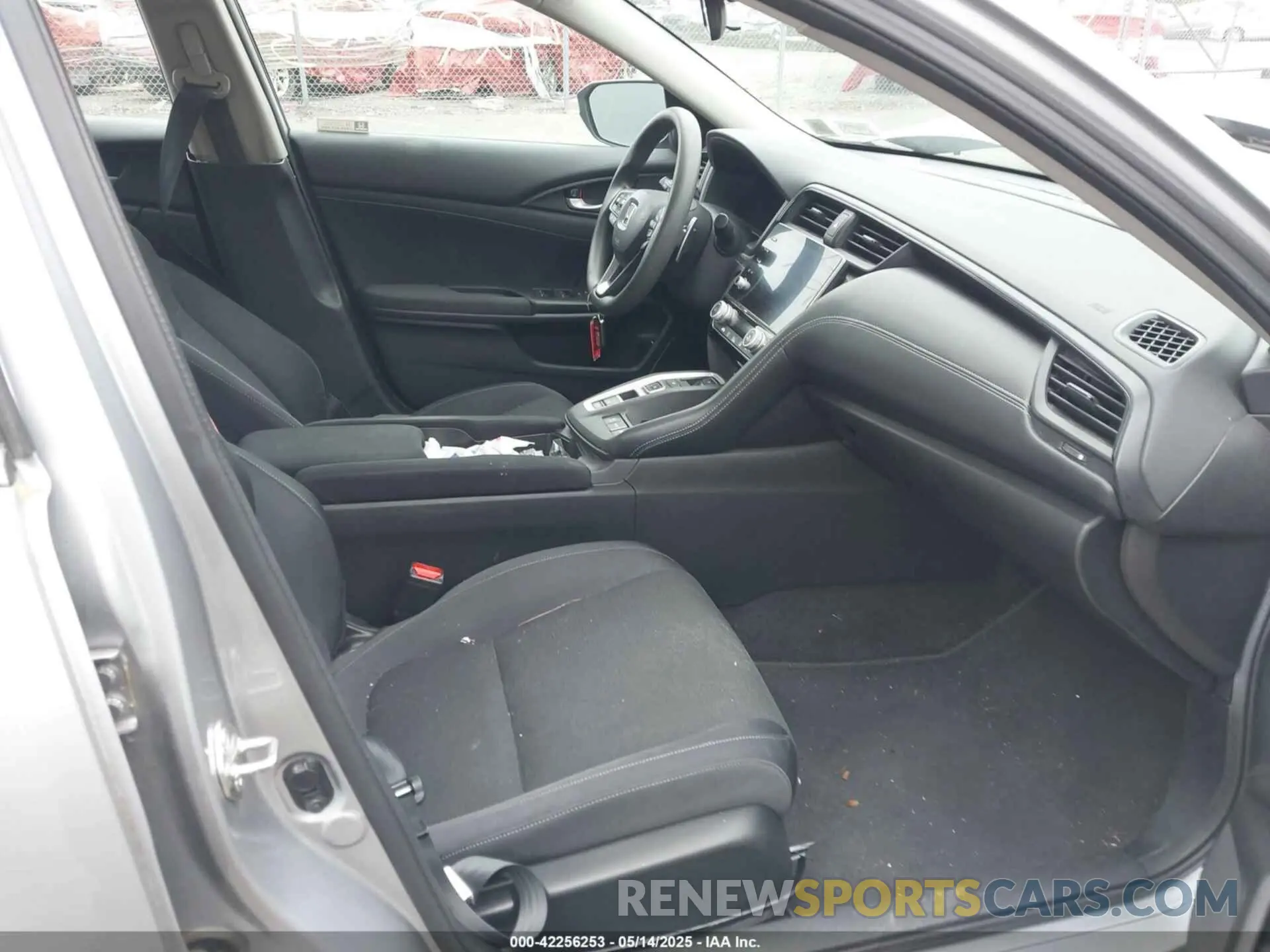 5 Фотография поврежденного автомобиля 19XZE4F57KE009386 HONDA INSIGHT 2019
