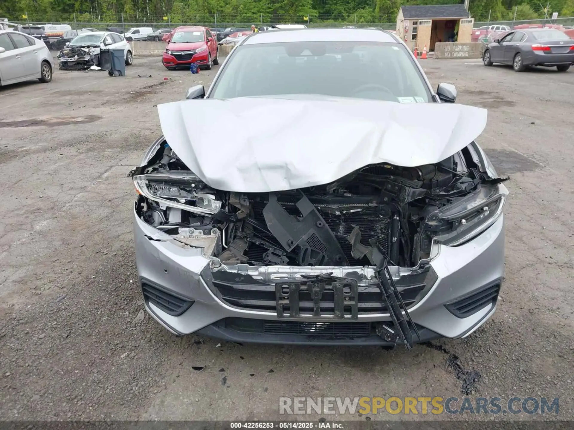 6 Фотография поврежденного автомобиля 19XZE4F57KE009386 HONDA INSIGHT 2019