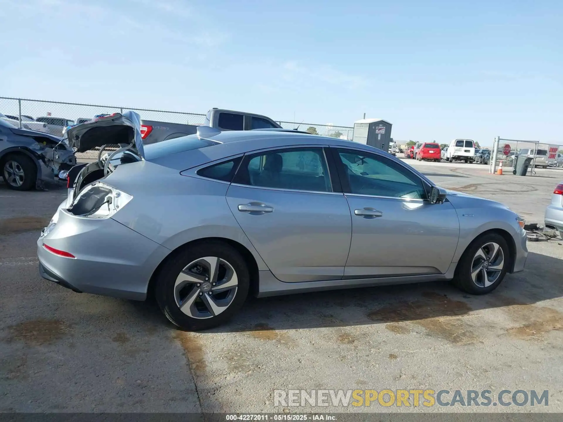 13 Фотография поврежденного автомобиля 19XZE4F57KE018251 HONDA INSIGHT 2019