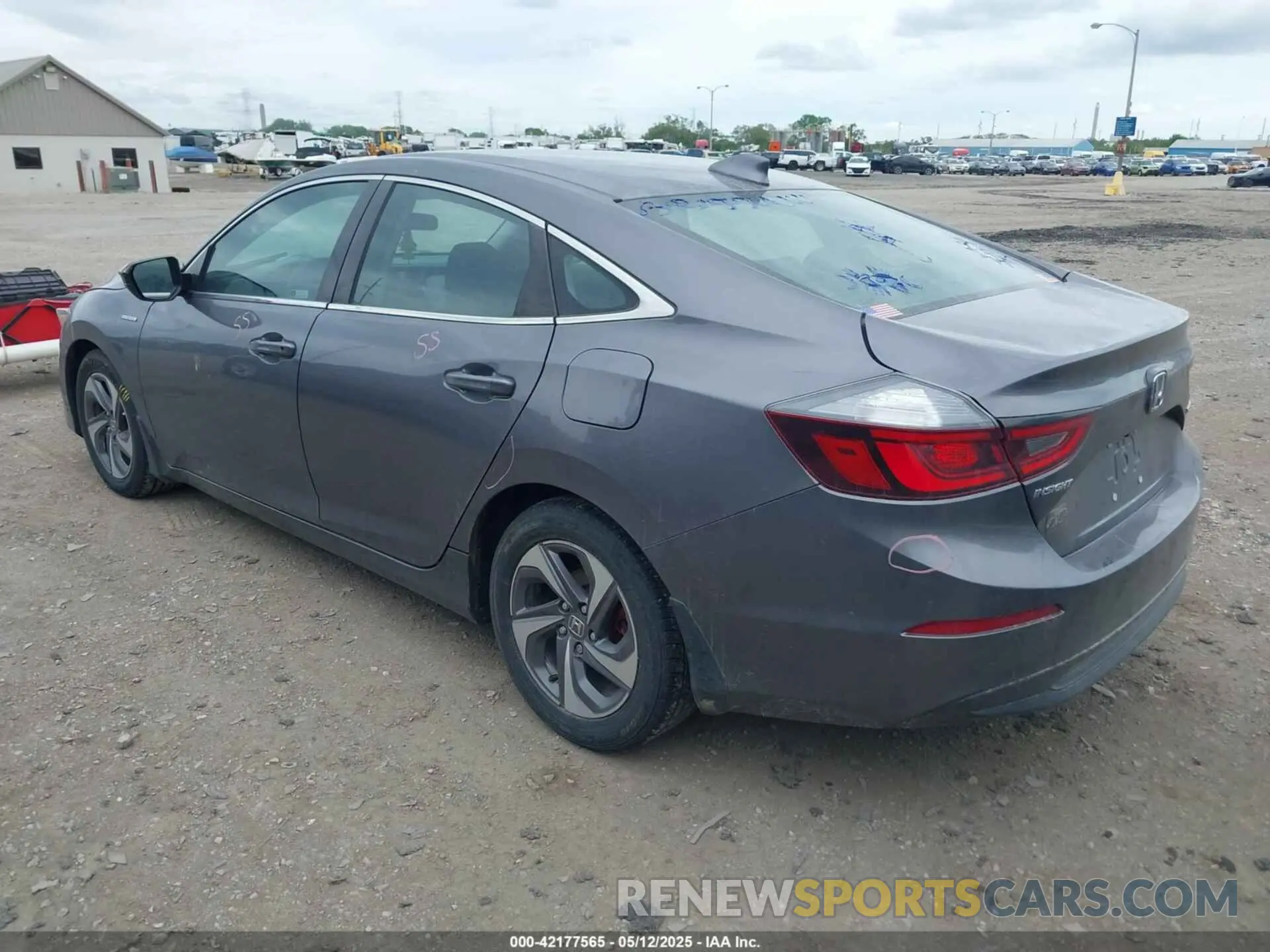 3 Фотография поврежденного автомобиля 19XZE4F57KE018296 HONDA INSIGHT 2019
