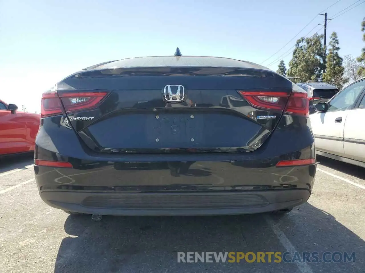 6 Photograph of a damaged car 19XZE4F57KE018492 HONDA INSIGHT 2019