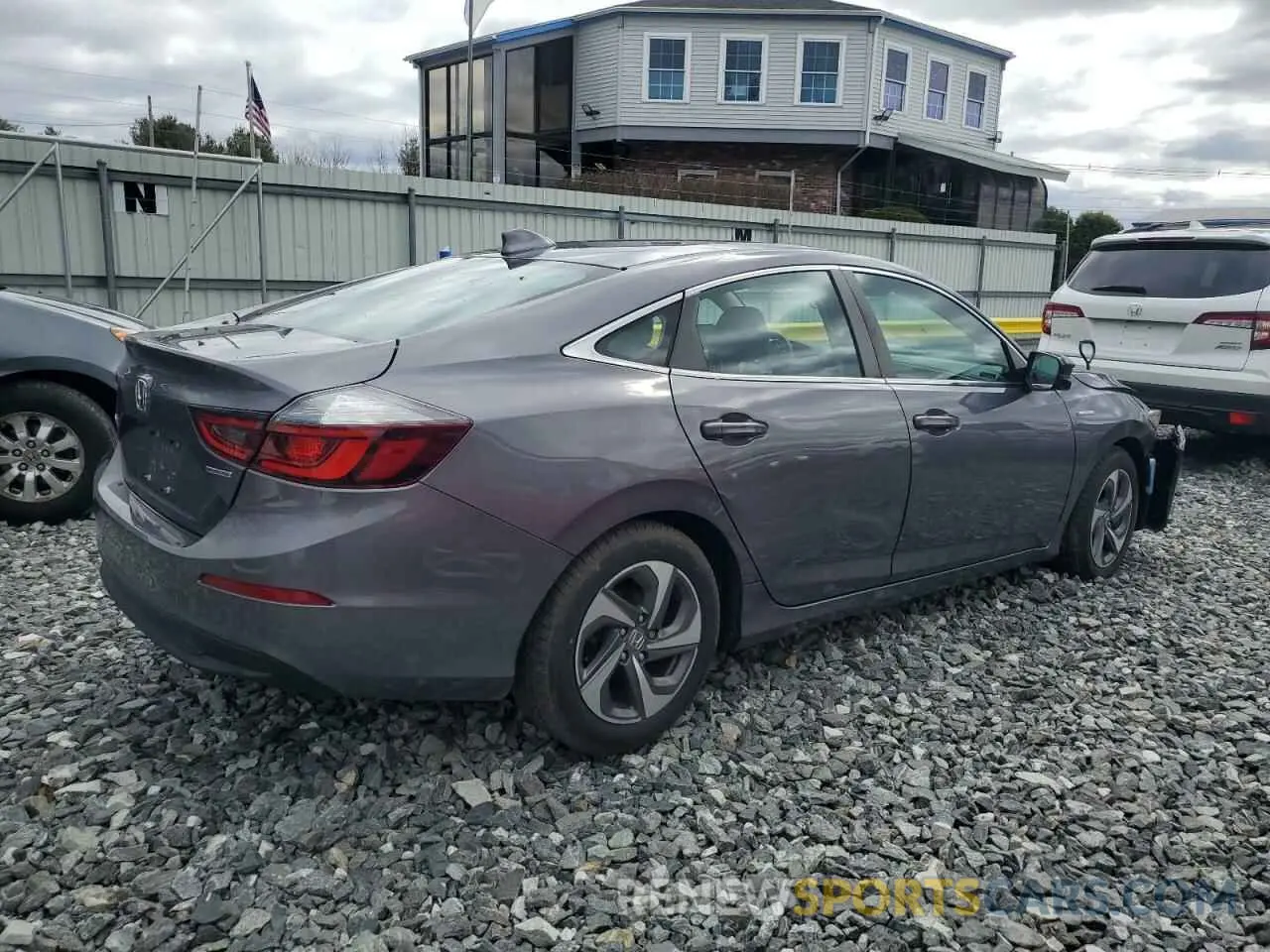 3 Фотография поврежденного автомобиля 19XZE4F58KE008151 HONDA INSIGHT 2019