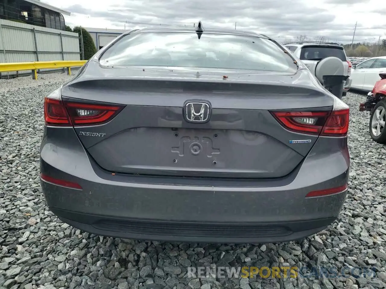 6 Фотография поврежденного автомобиля 19XZE4F58KE008151 HONDA INSIGHT 2019