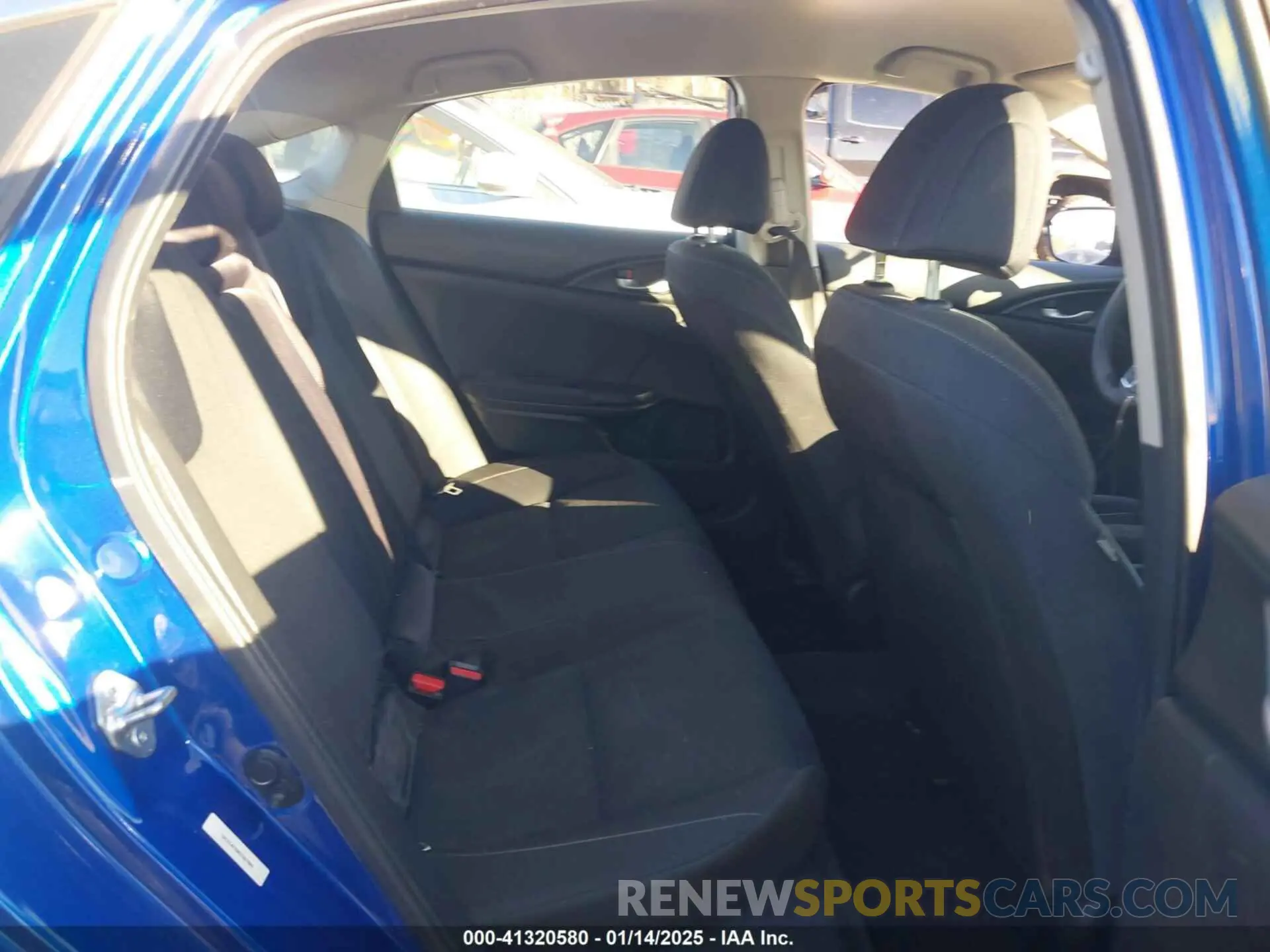 8 Photograph of a damaged car 19XZE4F59KE007669 HONDA INSIGHT 2019