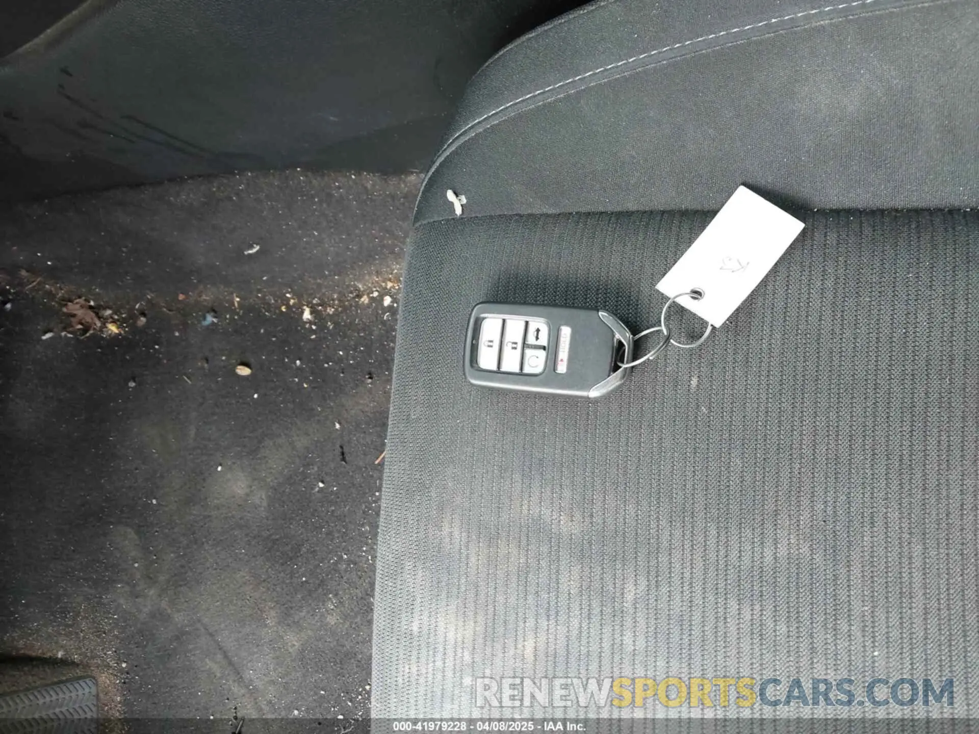 11 Фотография поврежденного автомобиля 19XZE4F59KE025217 HONDA INSIGHT 2019