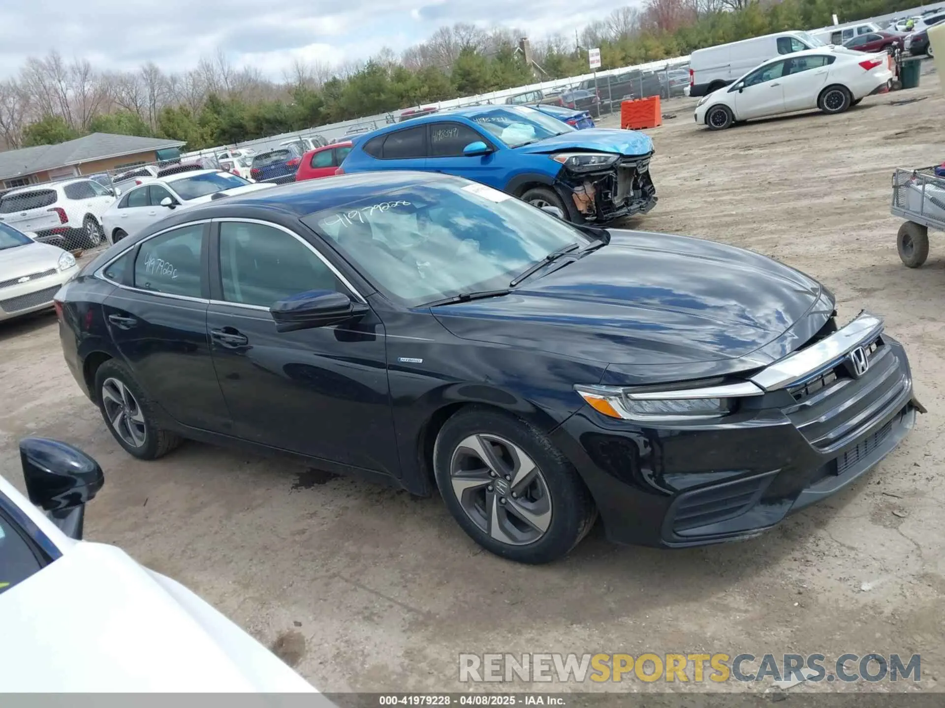 13 Фотография поврежденного автомобиля 19XZE4F59KE025217 HONDA INSIGHT 2019