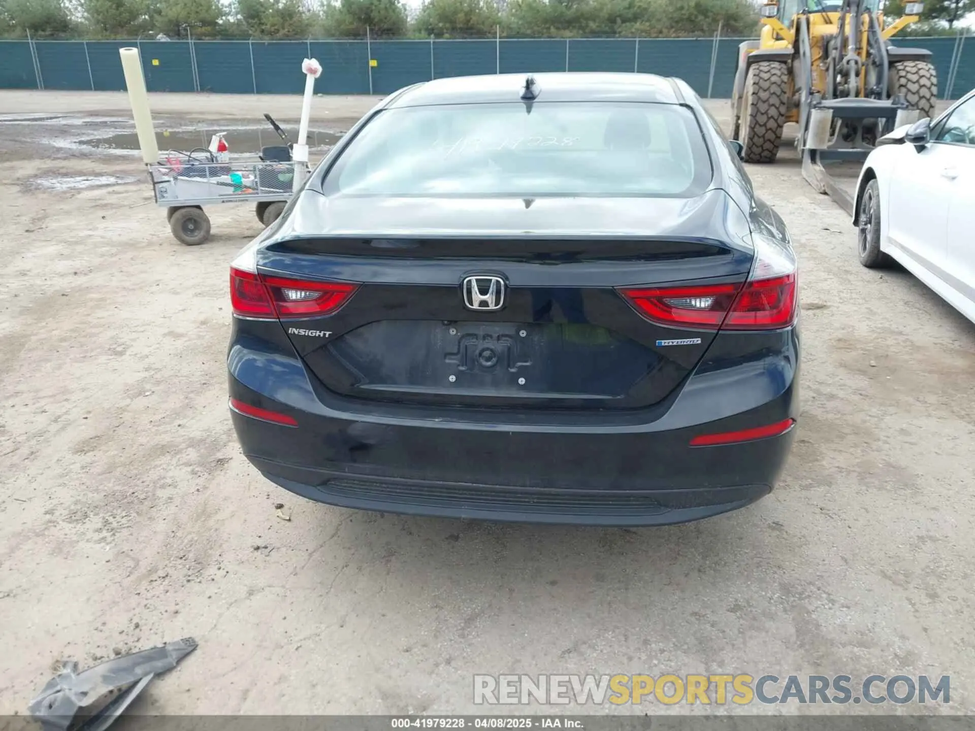 16 Фотография поврежденного автомобиля 19XZE4F59KE025217 HONDA INSIGHT 2019