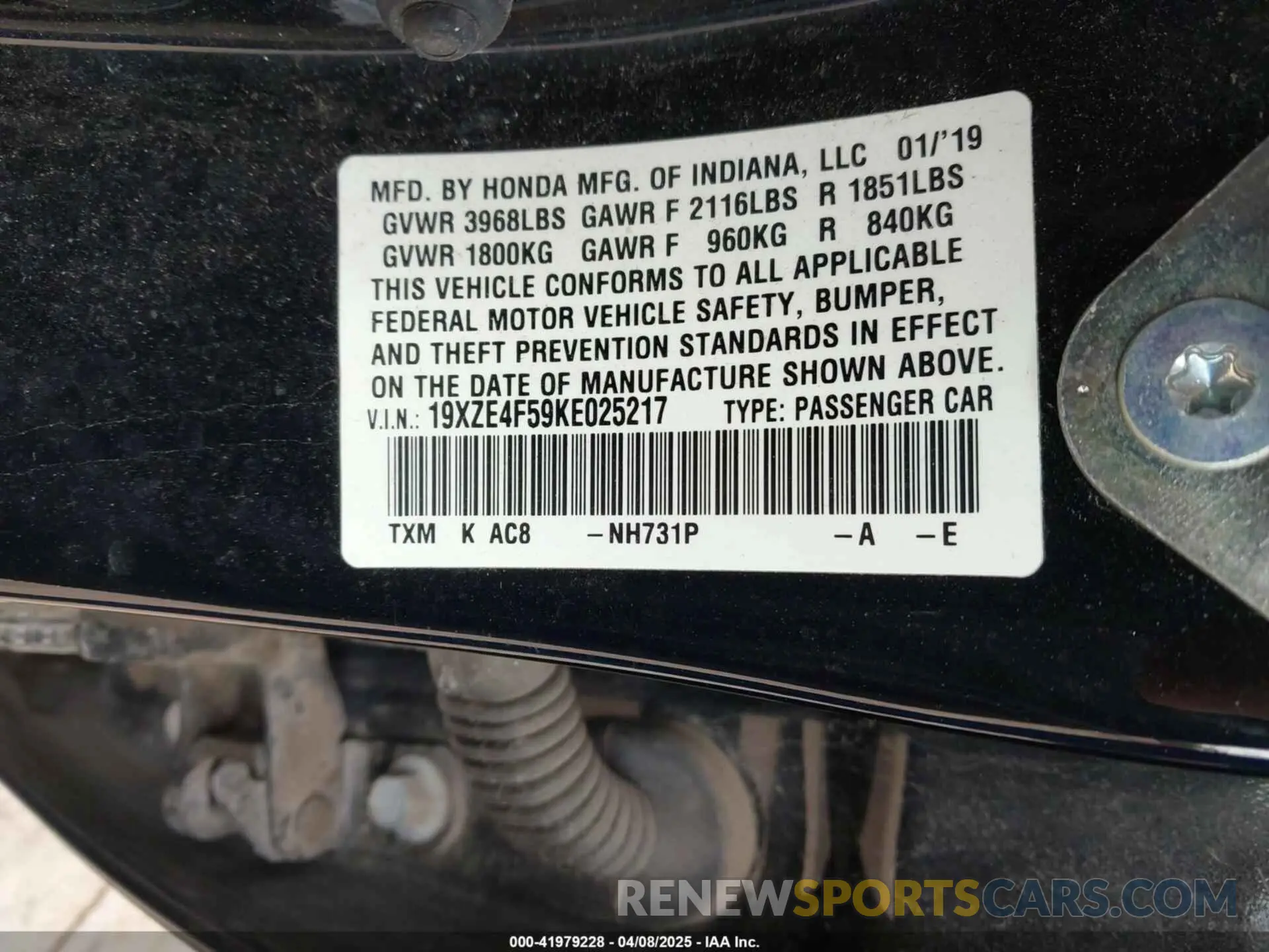 9 Фотография поврежденного автомобиля 19XZE4F59KE025217 HONDA INSIGHT 2019