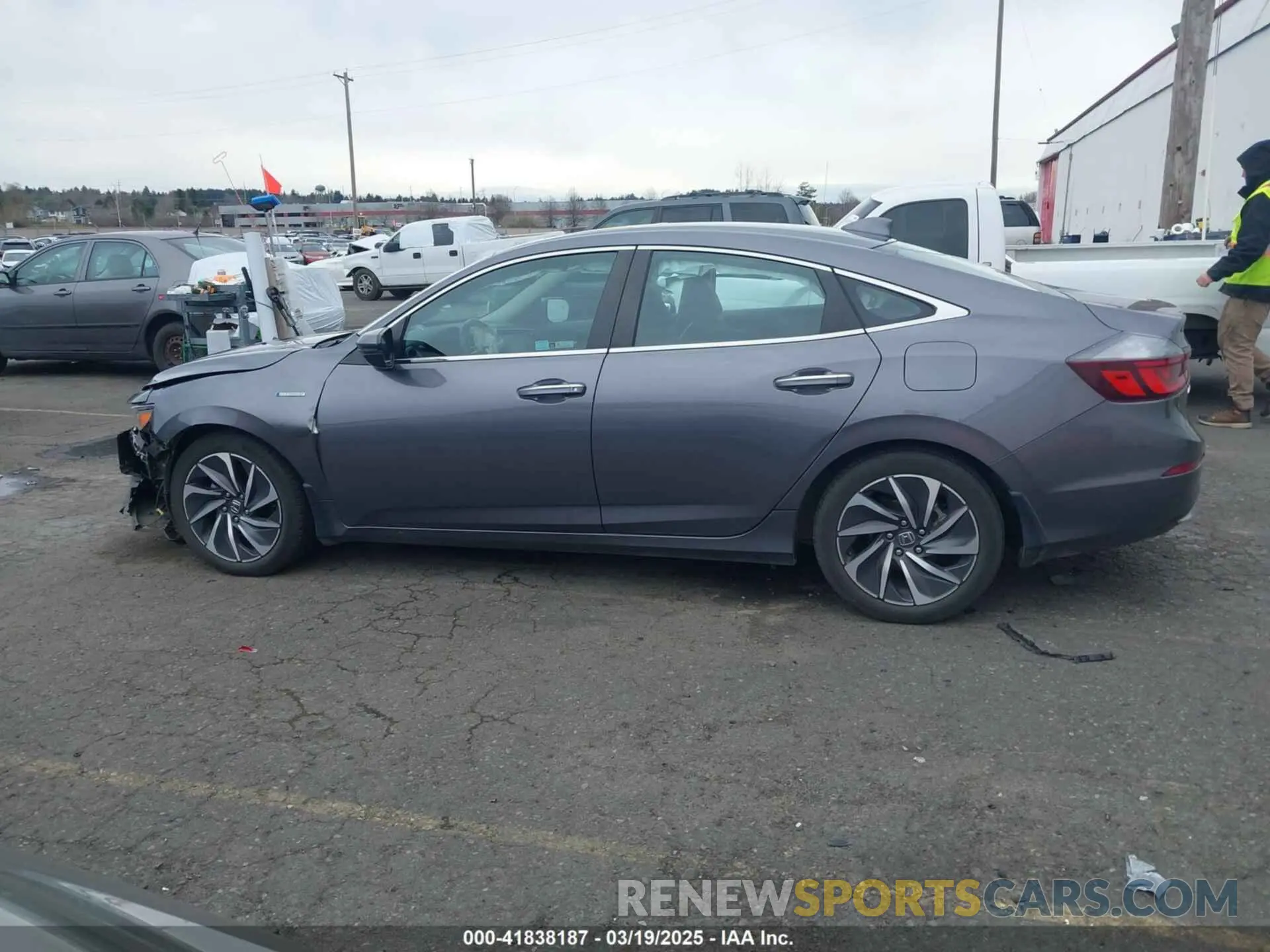 14 Photograph of a damaged car 19XZE4F90KE020510 HONDA INSIGHT 2019