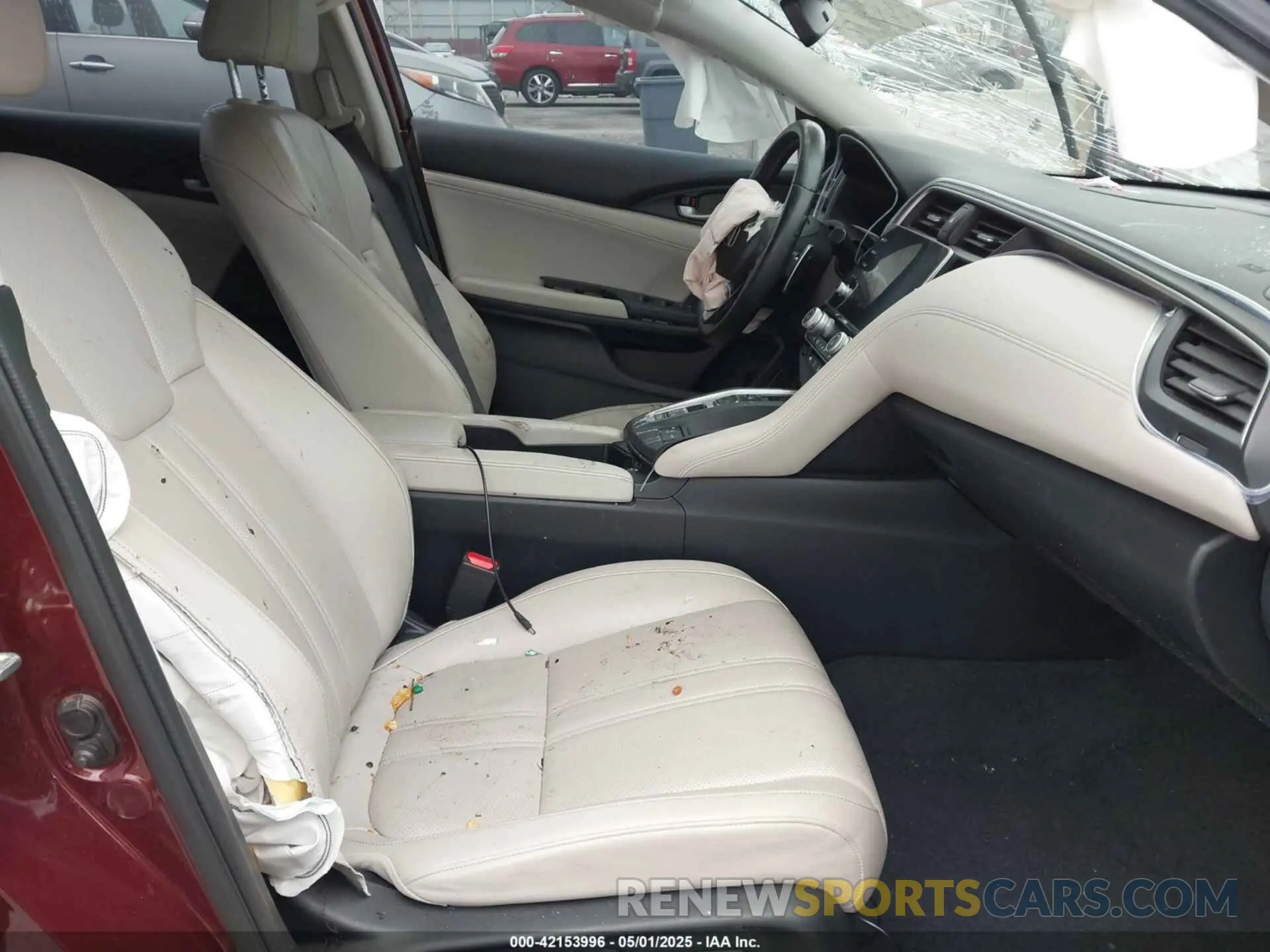 5 Photograph of a damaged car 19XZE4F93KE007802 HONDA INSIGHT 2019