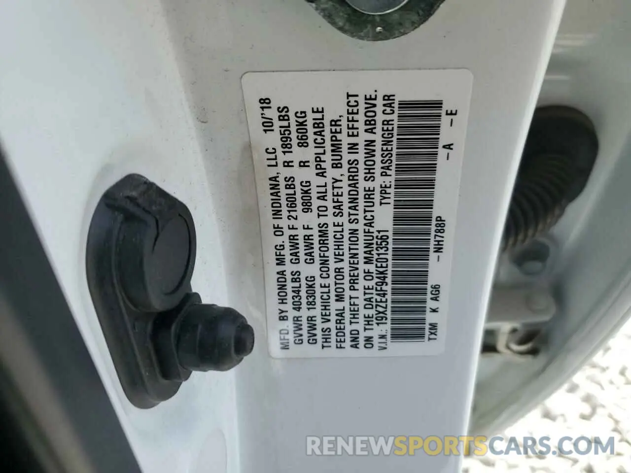 14 Photograph of a damaged car 19XZE4F94KE013561 HONDA INSIGHT 2019