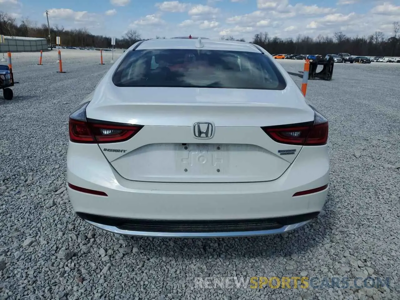 6 Photograph of a damaged car 19XZE4F94KE013561 HONDA INSIGHT 2019