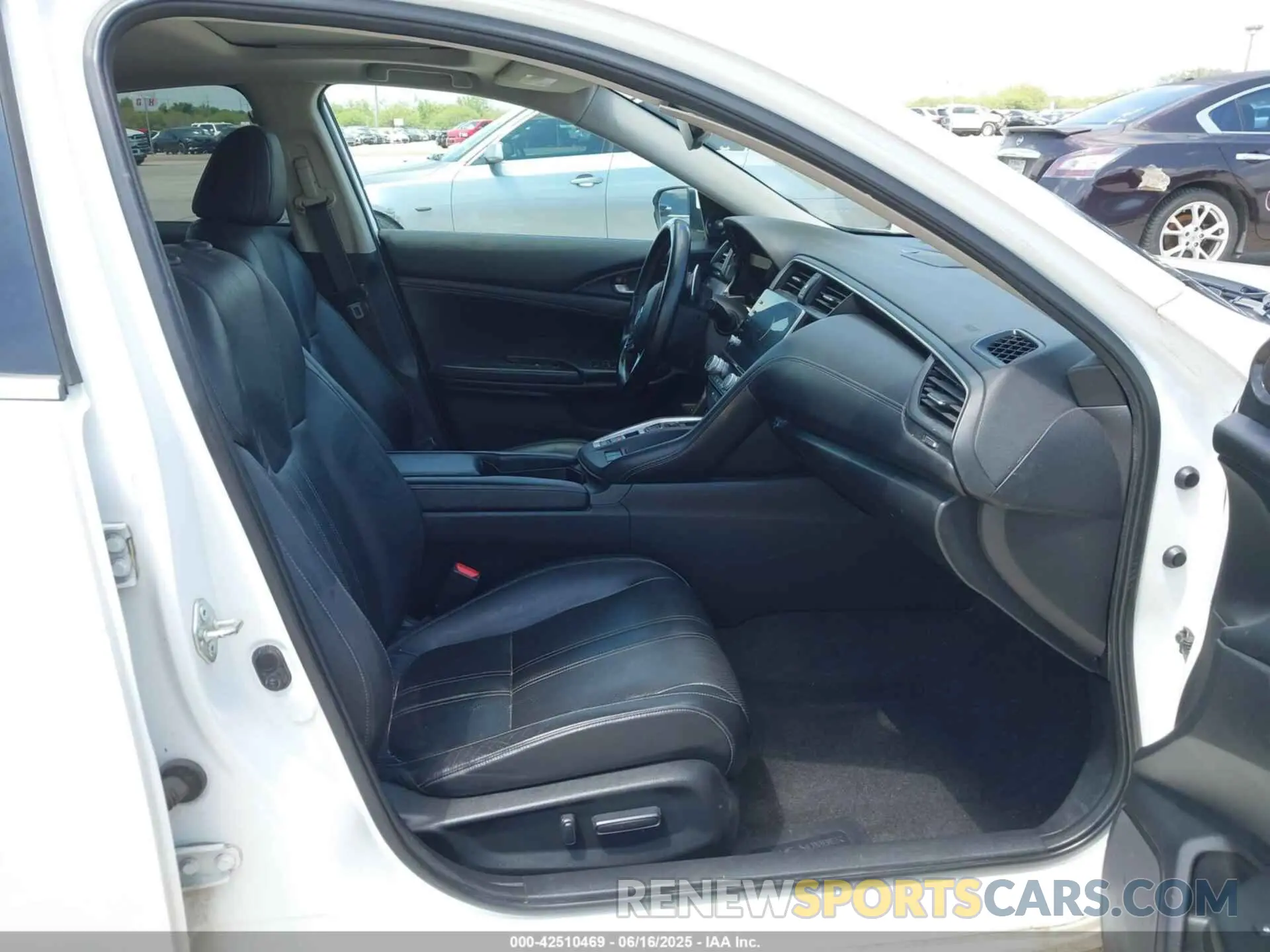 5 Photograph of a damaged car 19XZE4F95KE013732 HONDA INSIGHT 2019