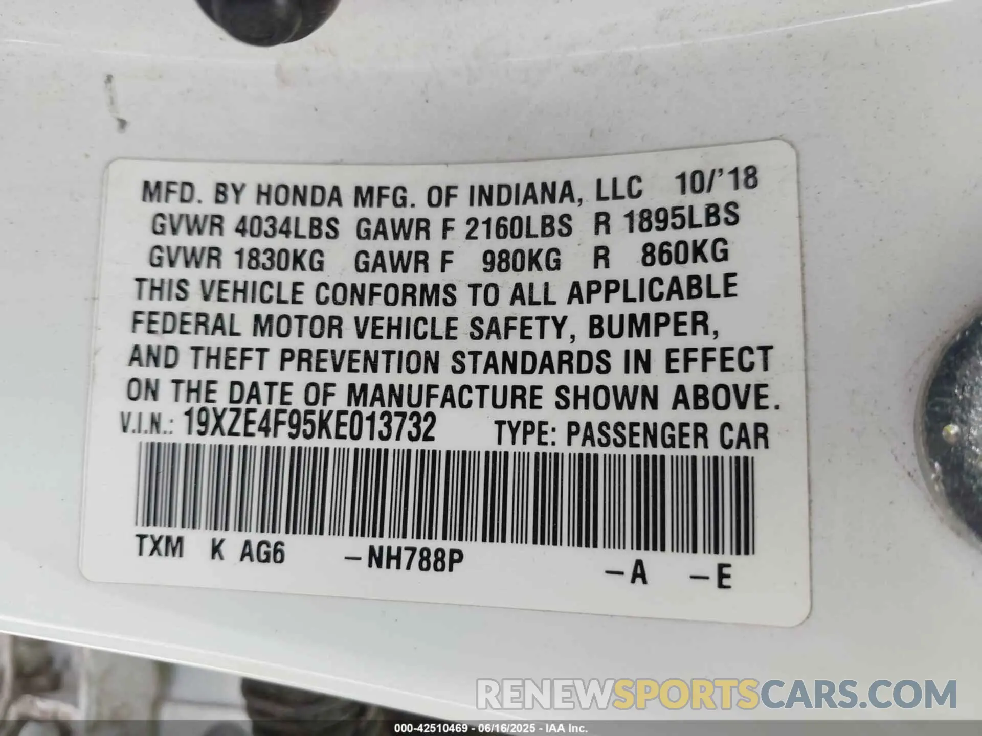 9 Photograph of a damaged car 19XZE4F95KE013732 HONDA INSIGHT 2019