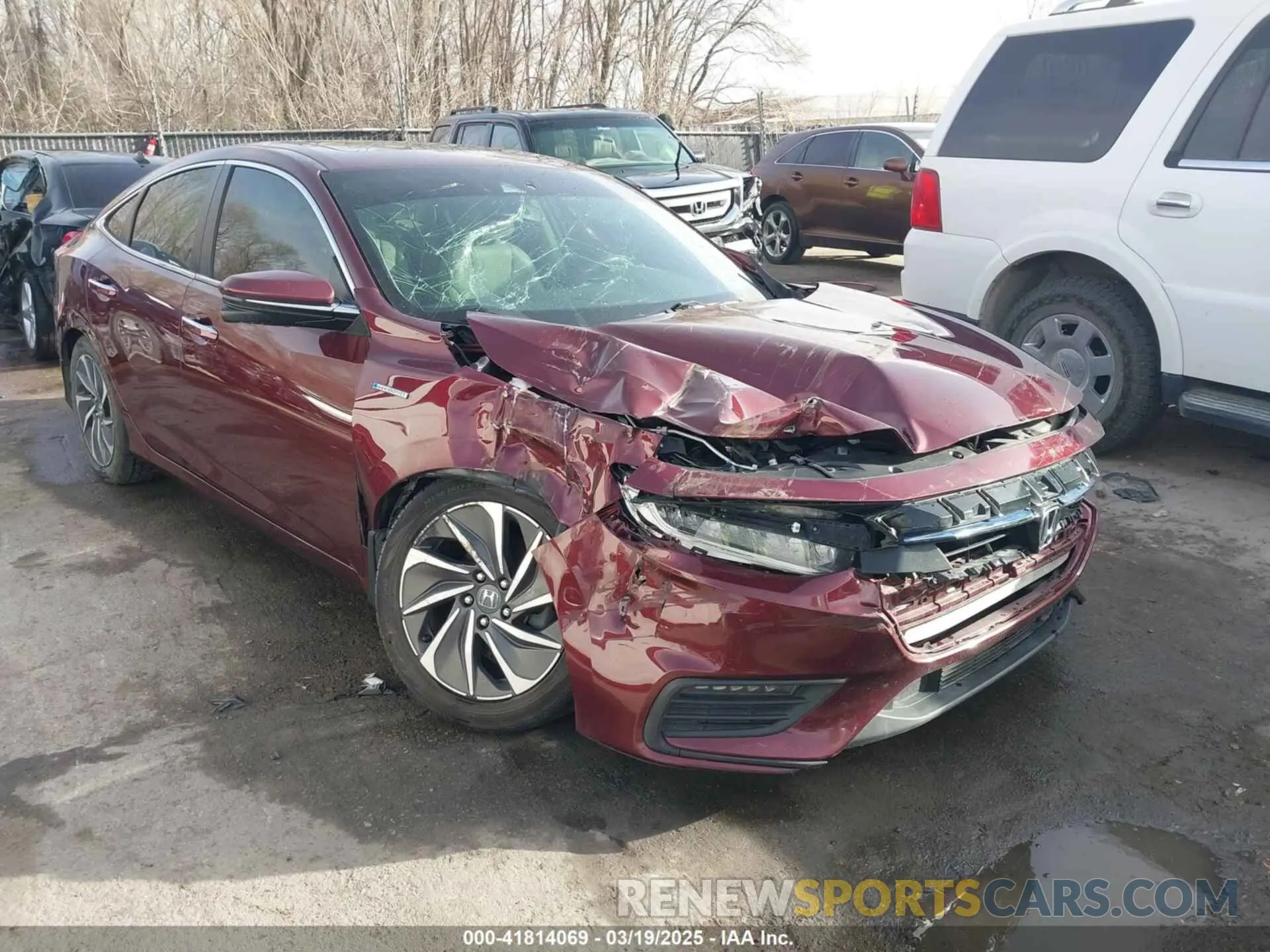 1 Фотография поврежденного автомобиля 19XZE4F95KE020308 HONDA INSIGHT 2019
