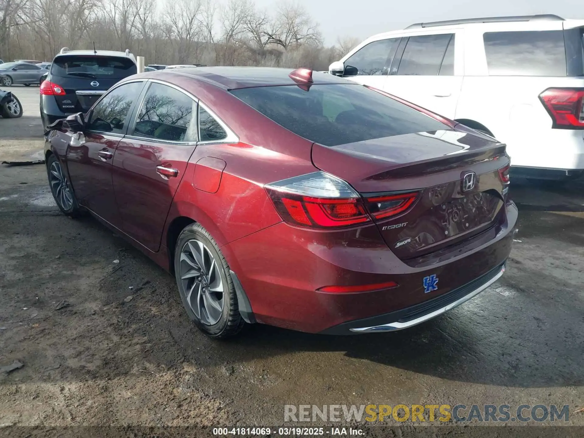 3 Фотография поврежденного автомобиля 19XZE4F95KE020308 HONDA INSIGHT 2019