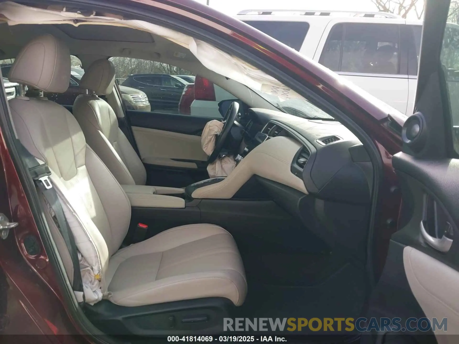 5 Фотография поврежденного автомобиля 19XZE4F95KE020308 HONDA INSIGHT 2019