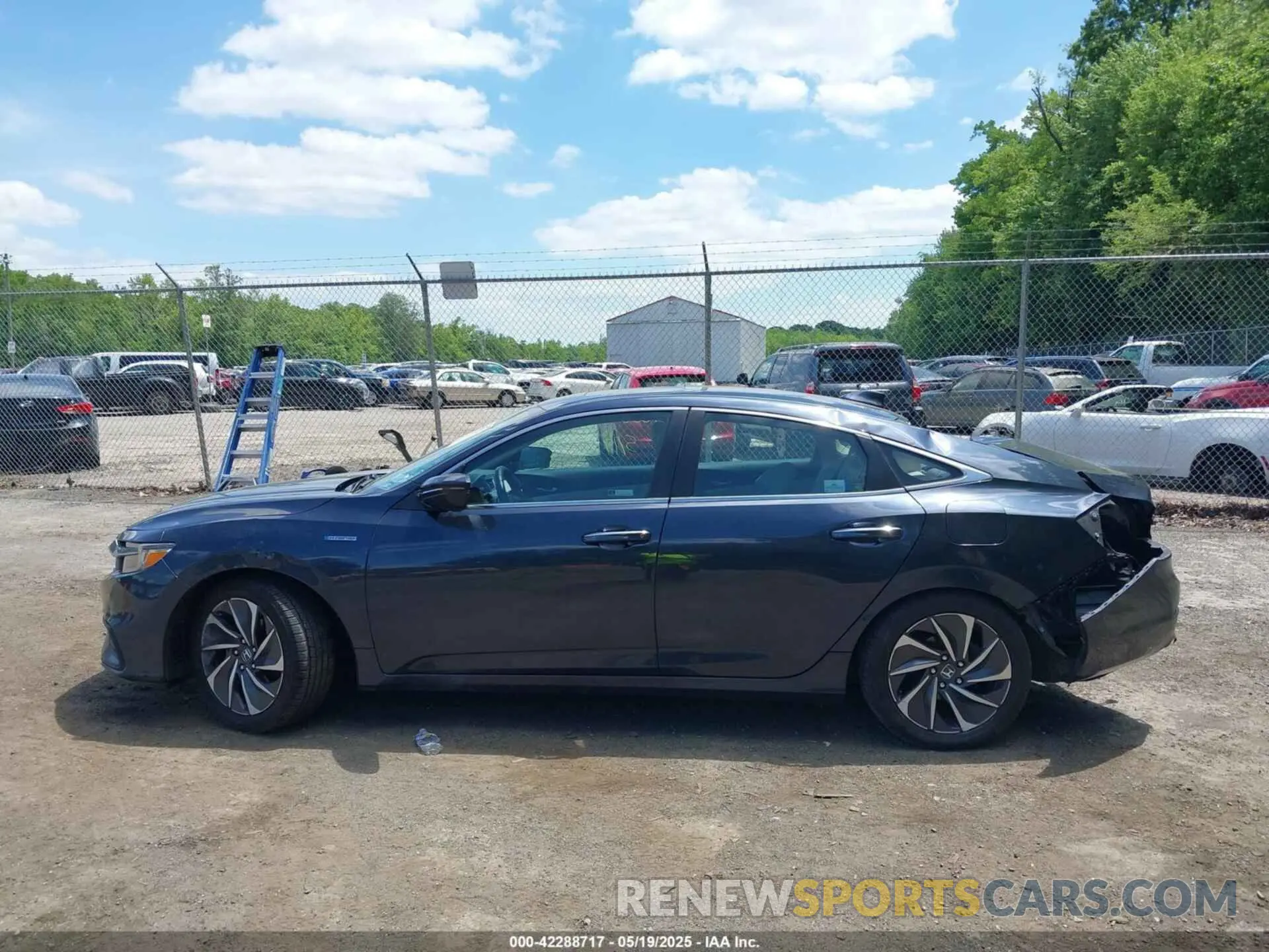 14 Photograph of a damaged car 19XZE4F97KE002473 HONDA INSIGHT 2019