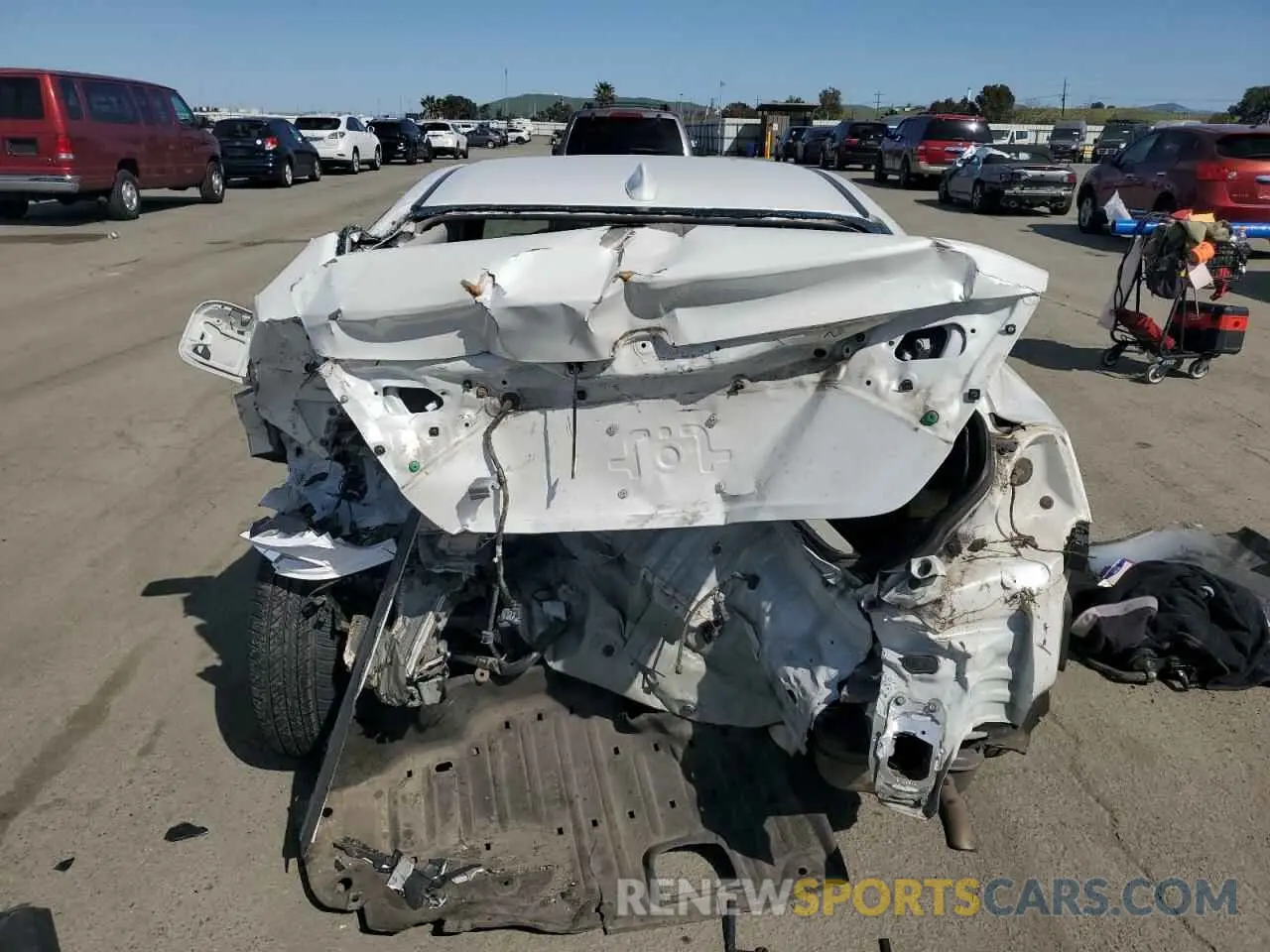 6 Photograph of a damaged car 19XZE4F97KE020228 HONDA INSIGHT 2019