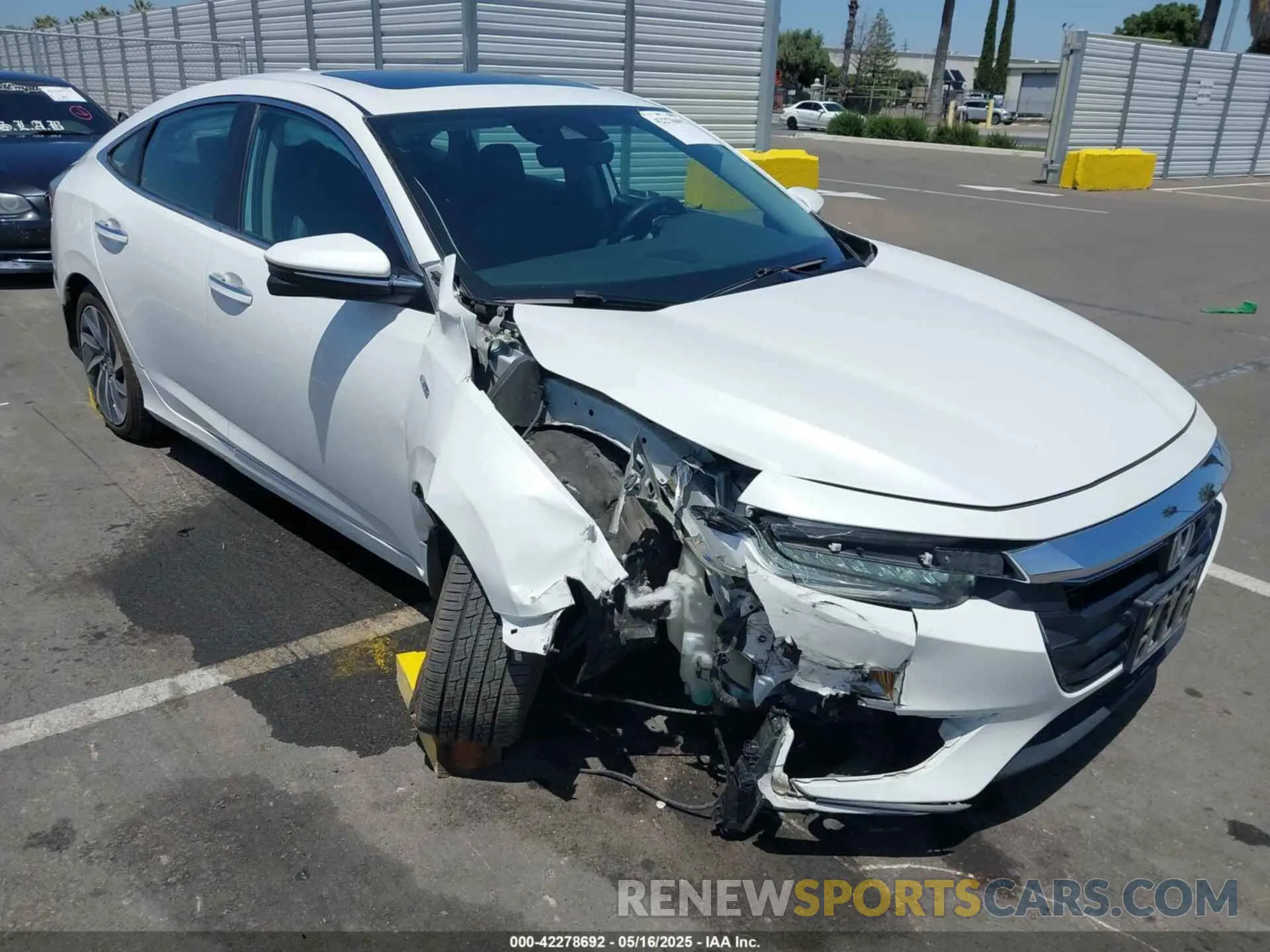 1 Photograph of a damaged car 19XZE4F99KE027245 HONDA INSIGHT 2019
