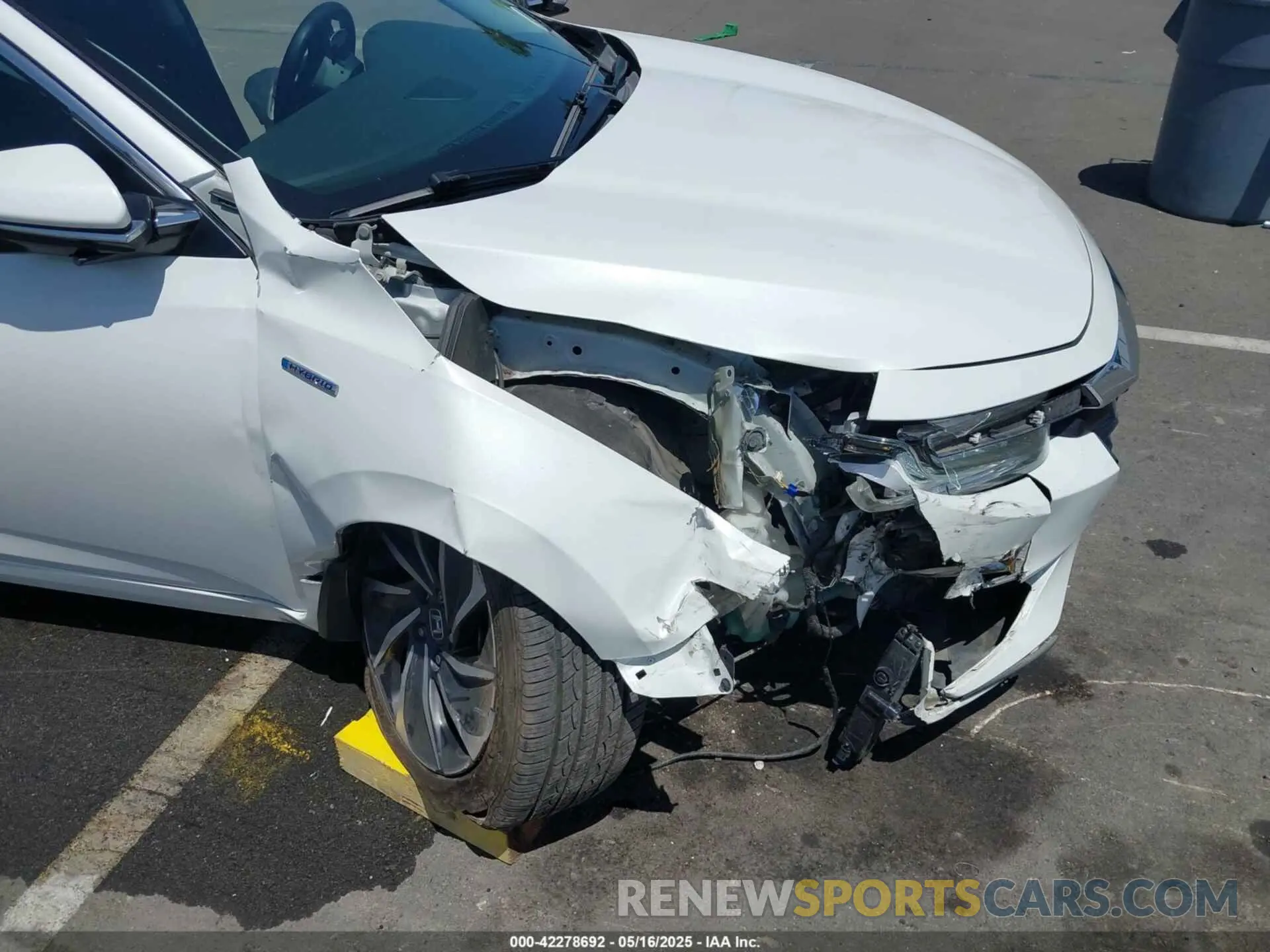 6 Photograph of a damaged car 19XZE4F99KE027245 HONDA INSIGHT 2019