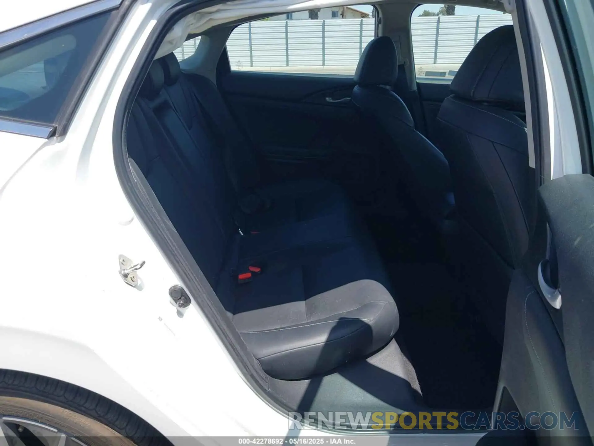 8 Photograph of a damaged car 19XZE4F99KE027245 HONDA INSIGHT 2019
