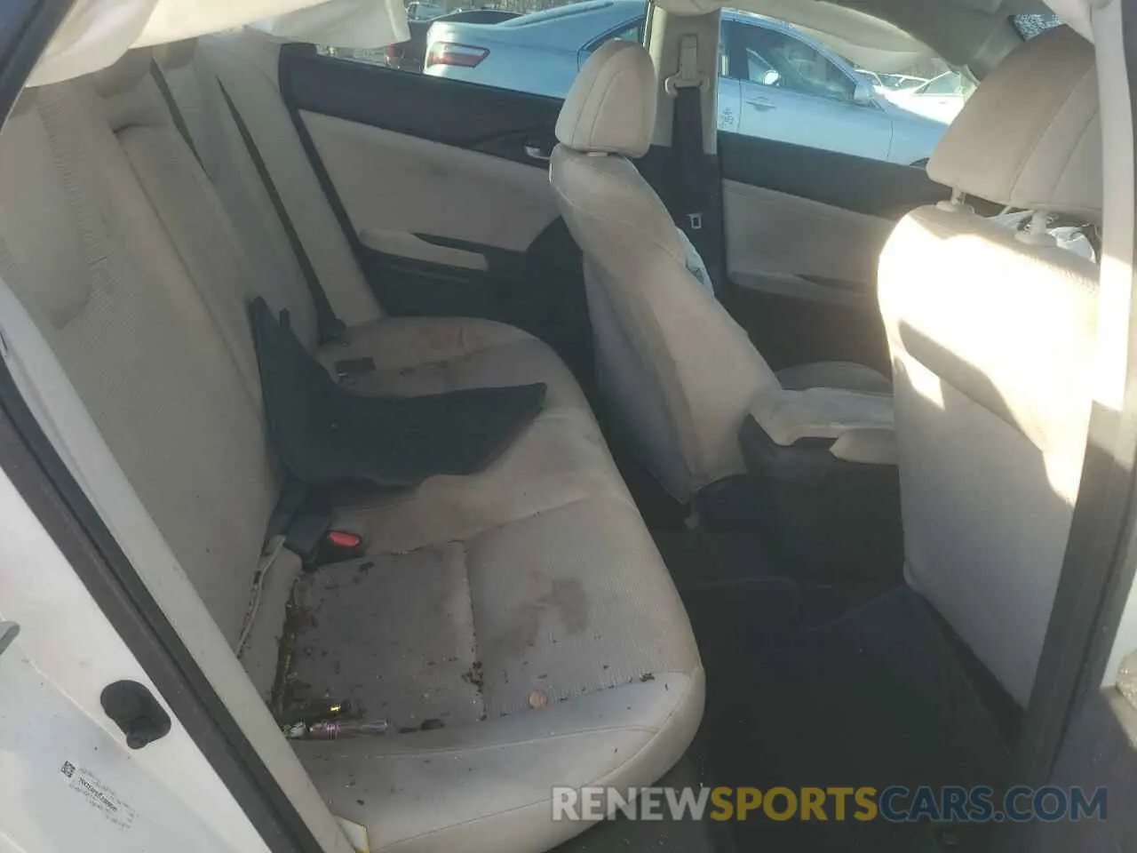 10 Photograph of a damaged car 19XZE4F53LE009595 HONDA INSIGHT 2020