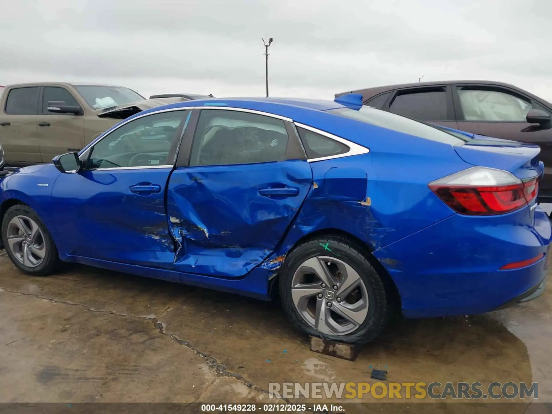 15 Фотография поврежденного автомобиля 19XZE4F55LE009856 HONDA INSIGHT 2020