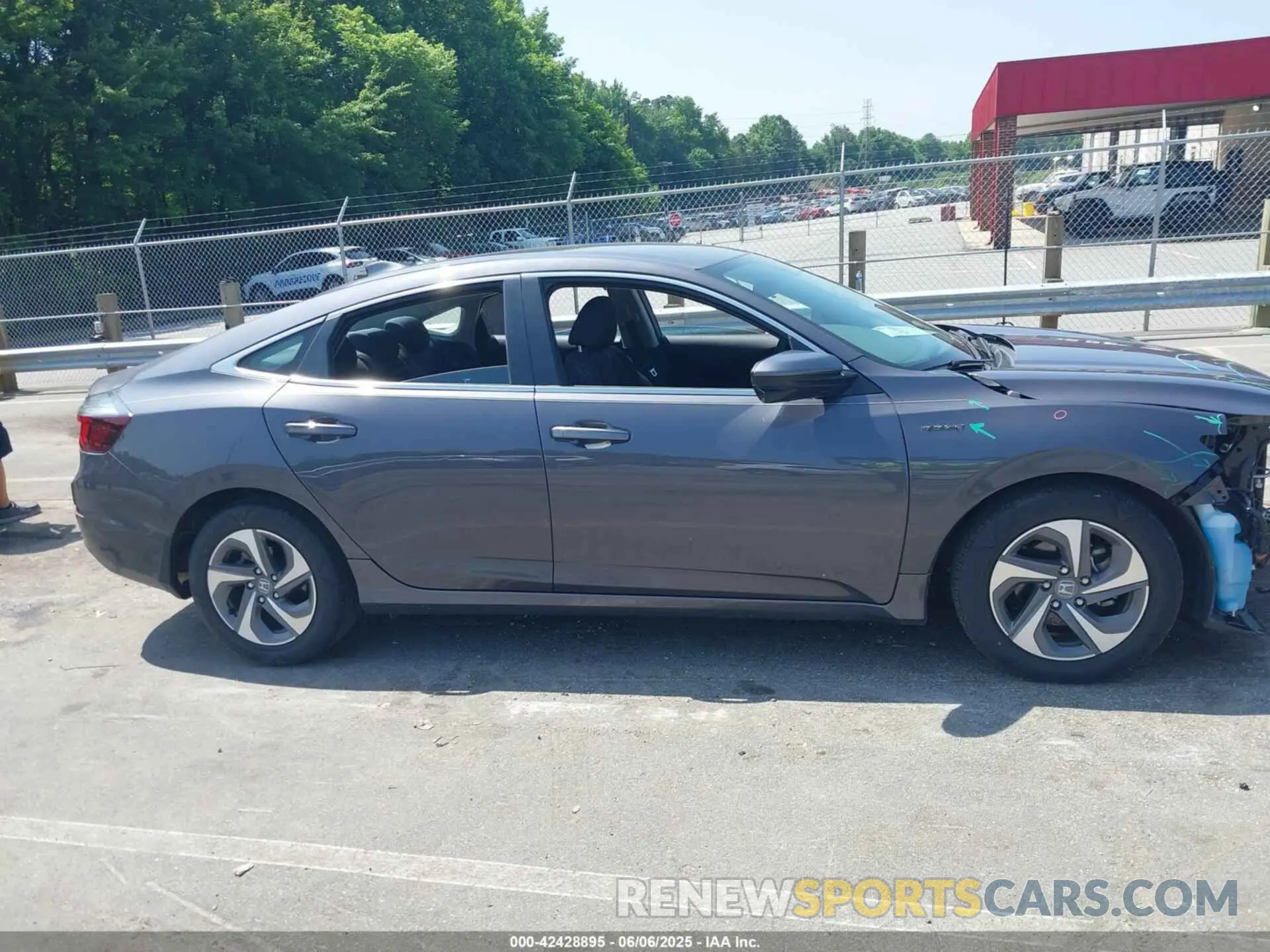 13 Photograph of a damaged car 19XZE4F55LE011882 HONDA INSIGHT 2020